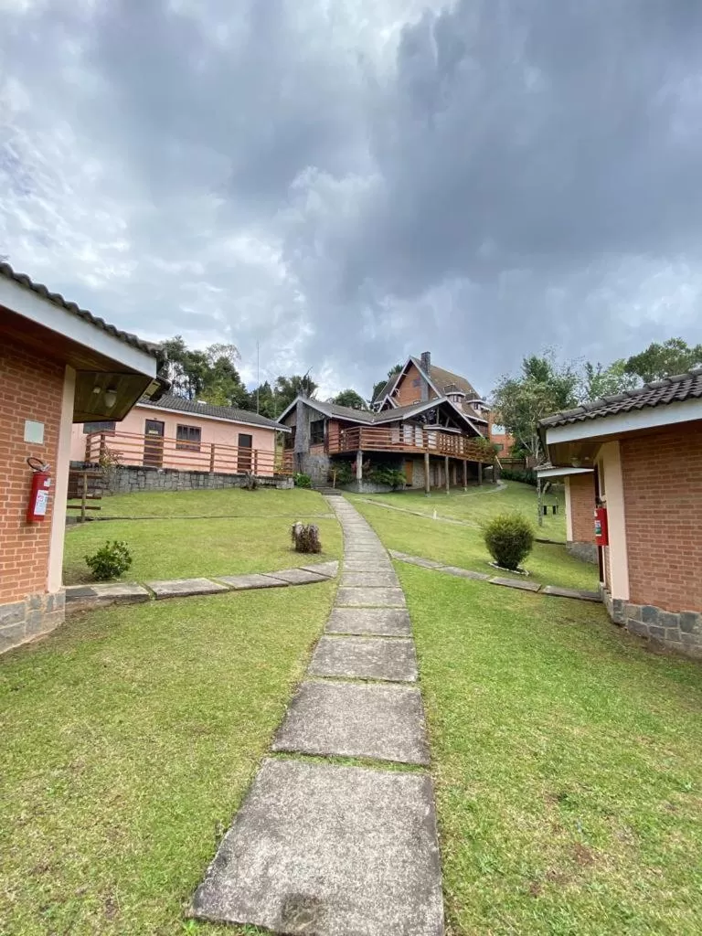 Property Building in Chalés 3 Pinheiros