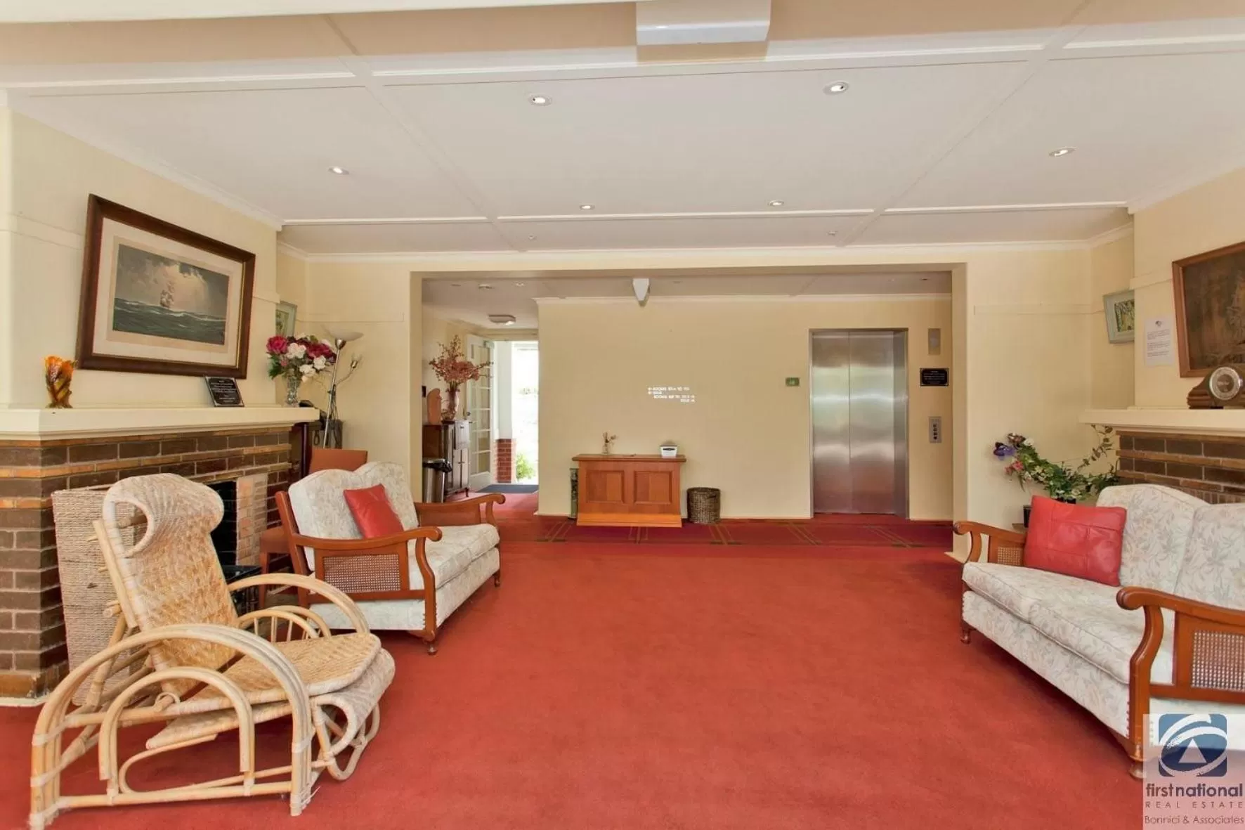 Lobby or reception in Linaker Art Deco Motel