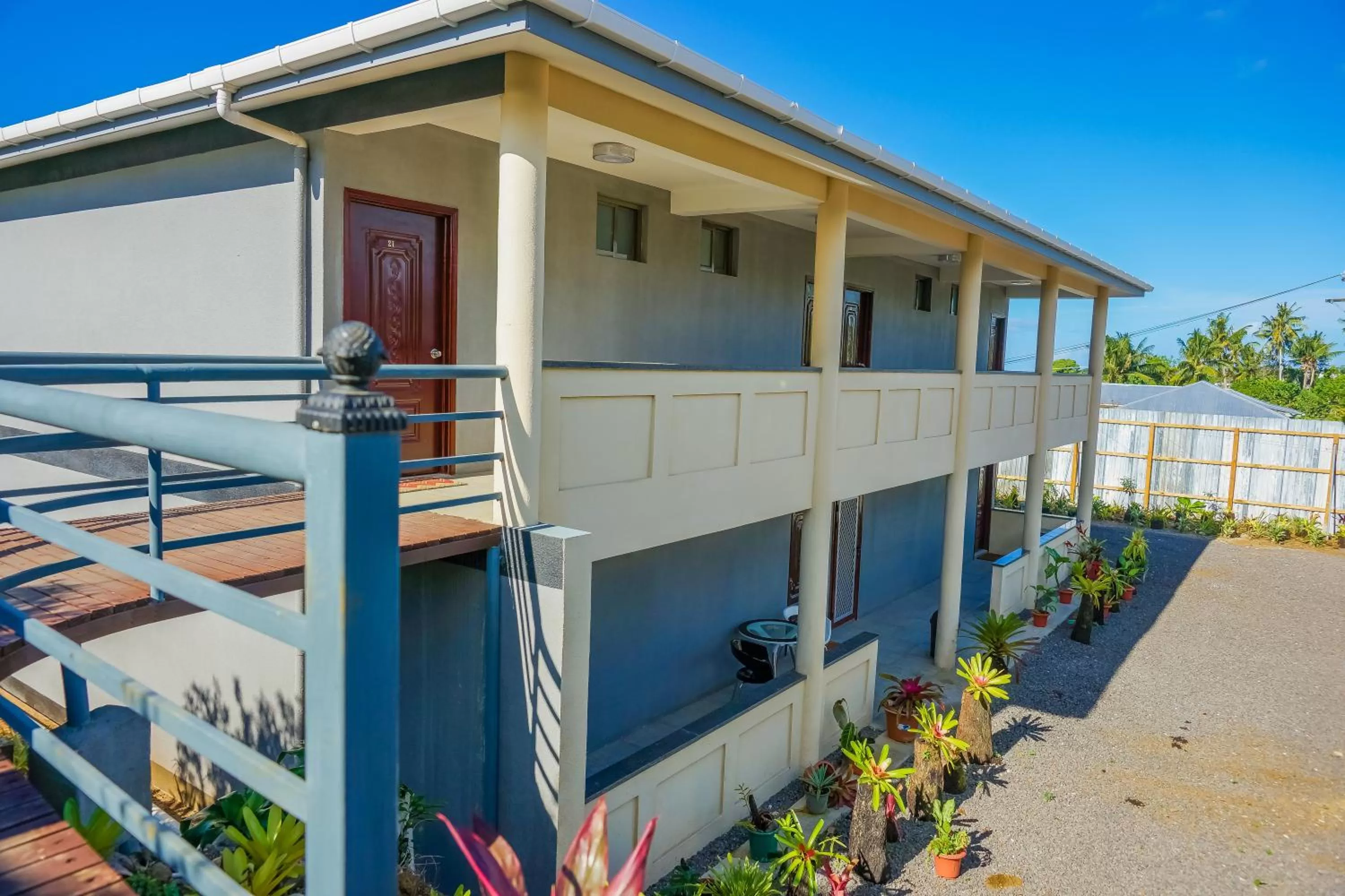 Property Building in Lynn's Getaway Hotel