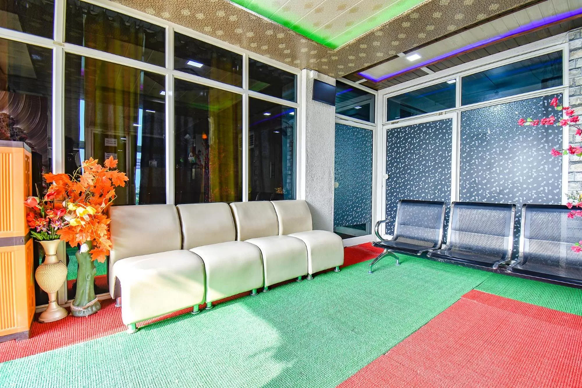 Seating area in FabExpress Vardhan Executive