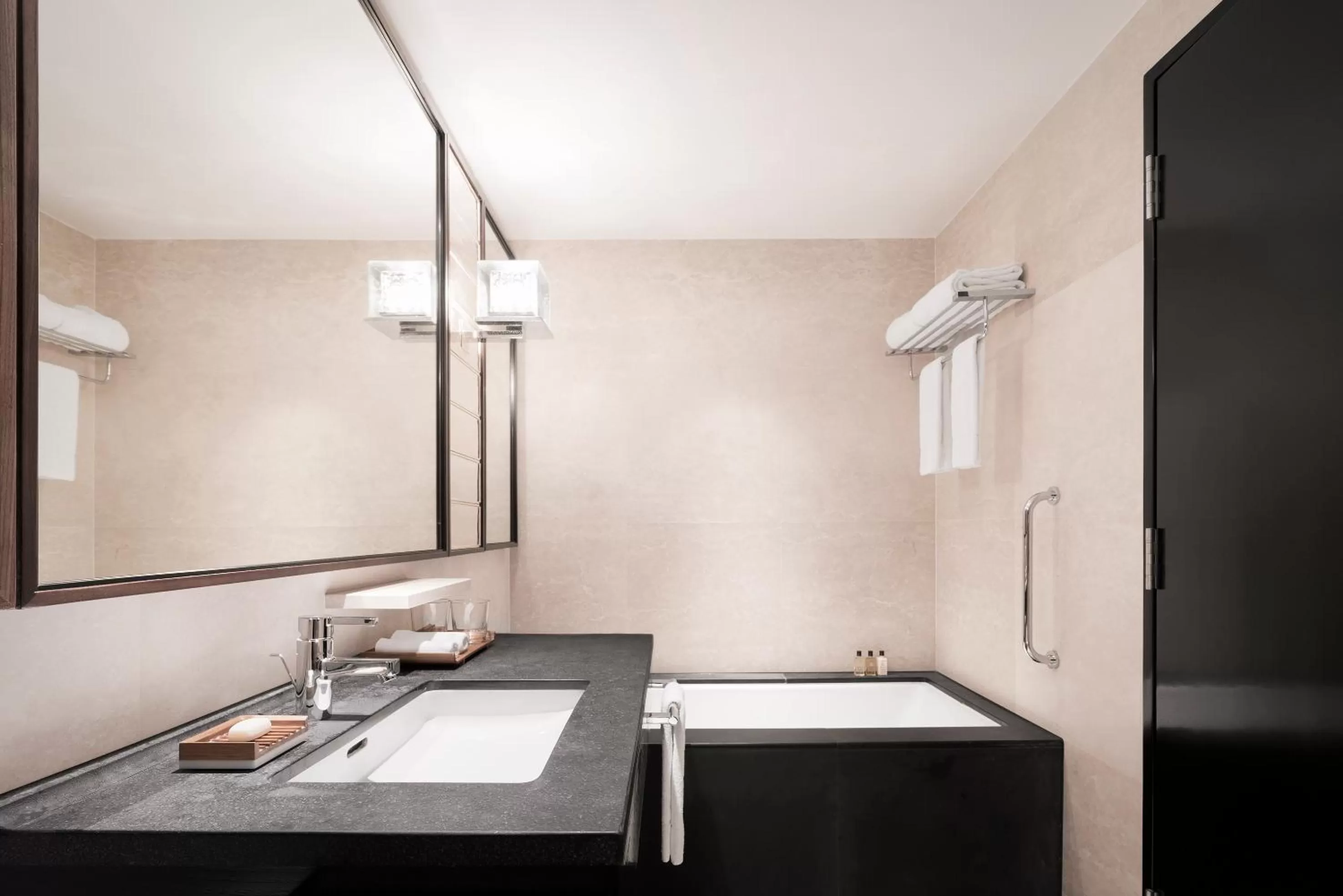 Bathroom in Shangri-La Singapore