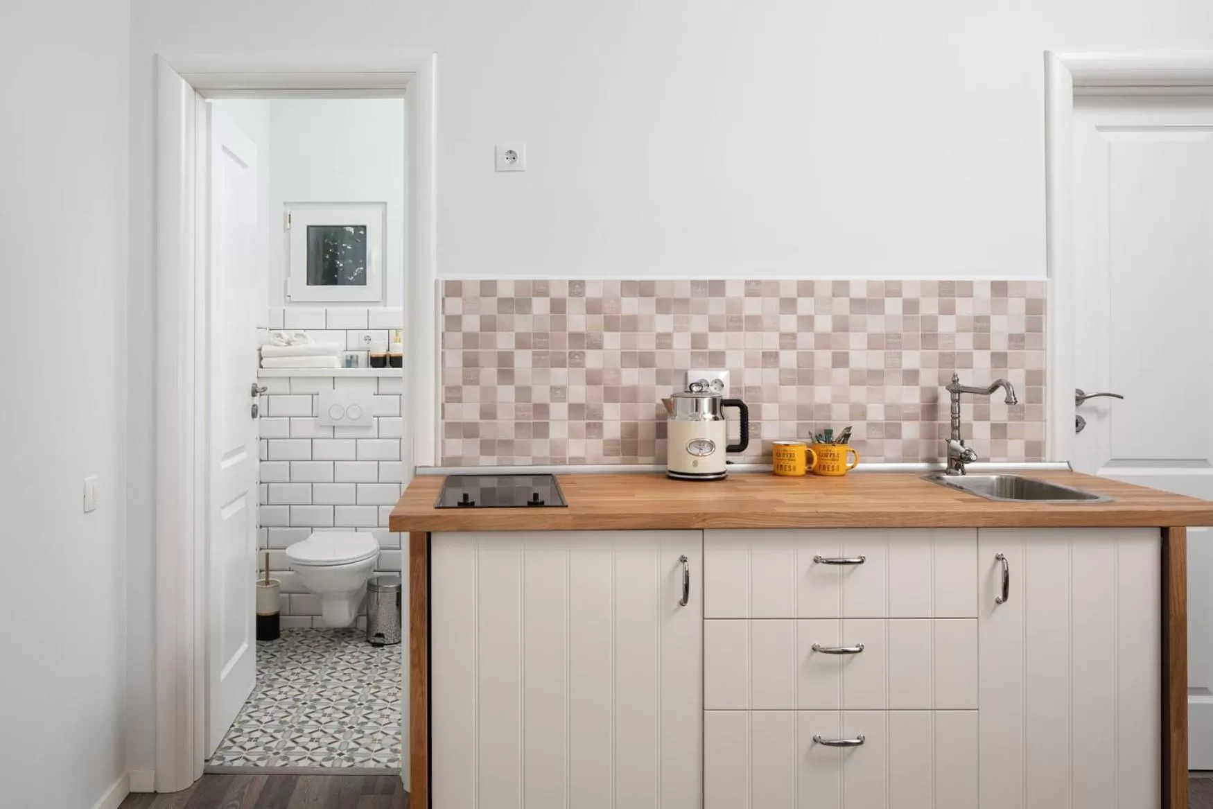 Coffee/tea facilities, Kitchen/Kitchenette in ALBERT RESIDENCE with PARKING