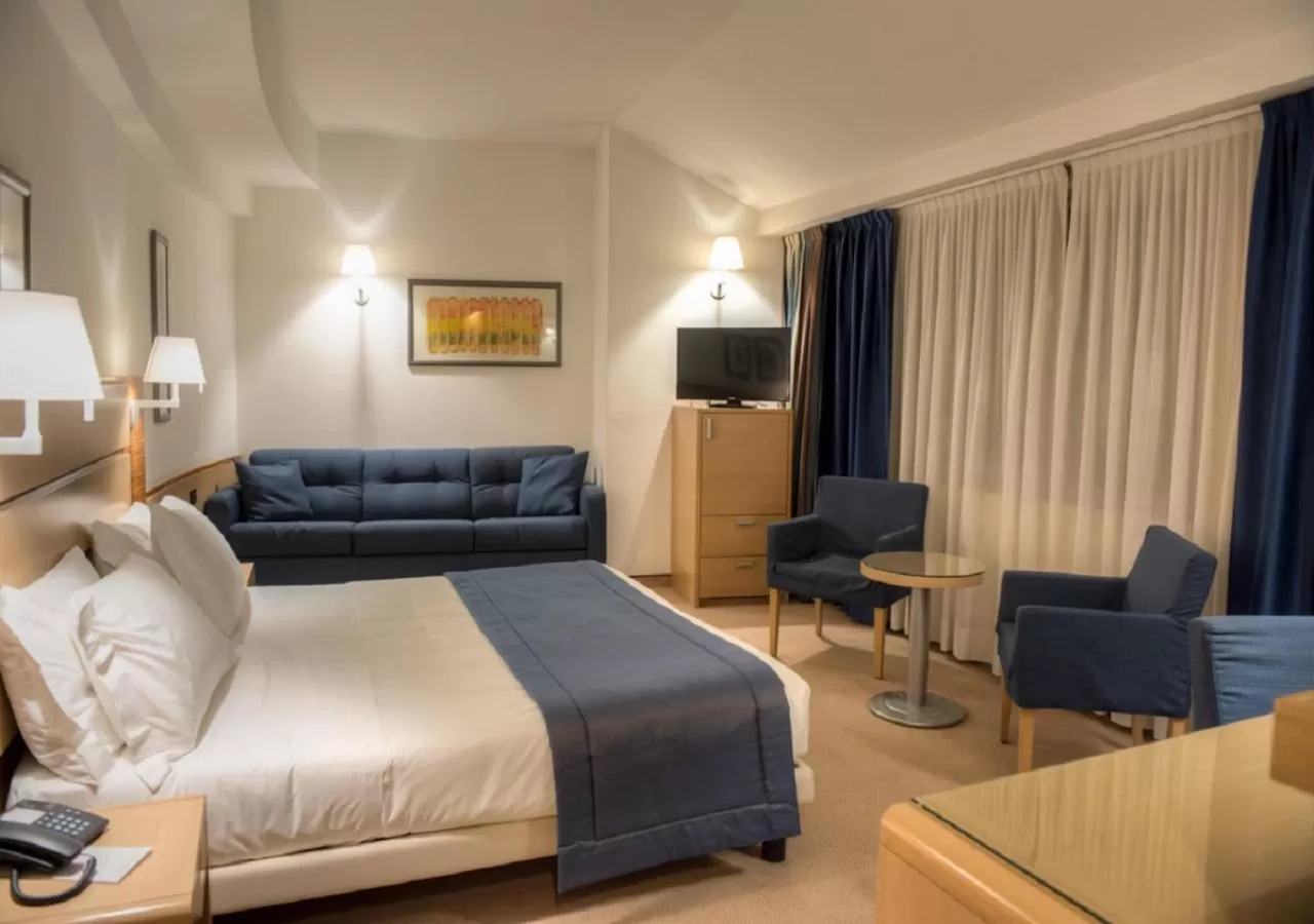 Bed in Cardano Hotel Malpensa