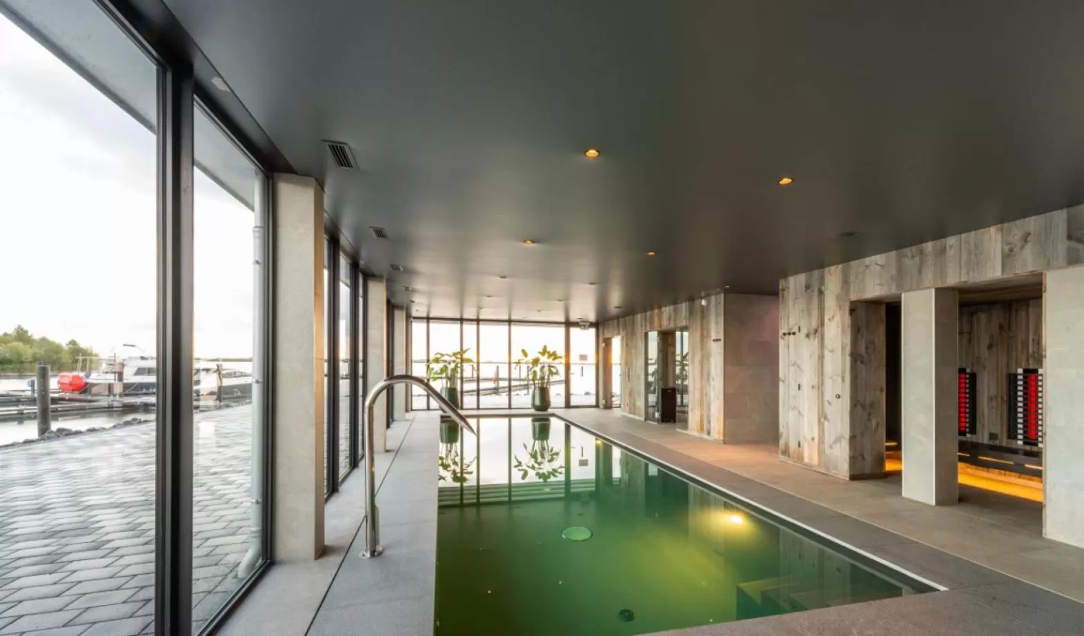 Spa and wellness centre/facilities, Swimming Pool in Waterrijk Oesterdam Hotel
