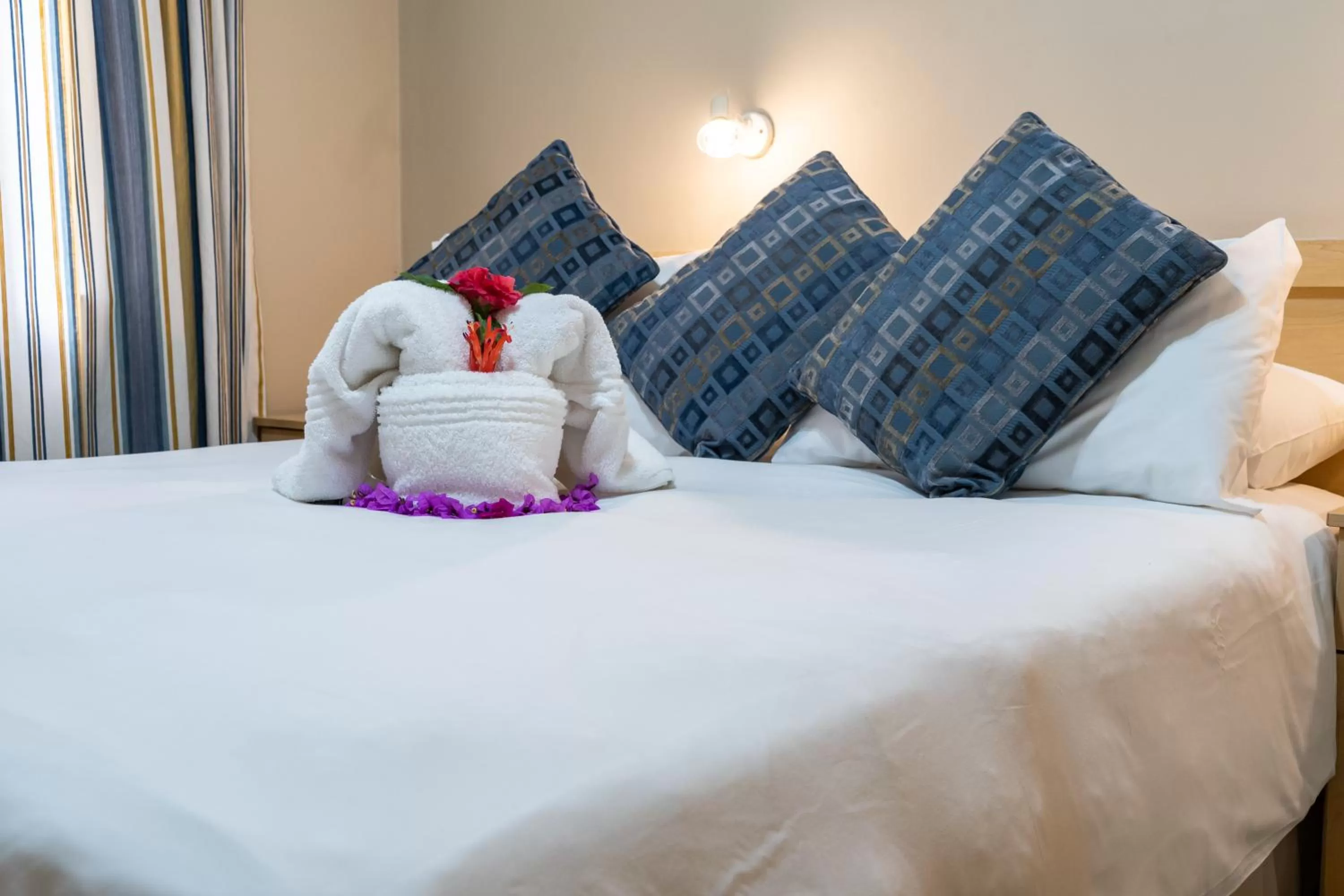 Bed in Gooderson Knysna Chalets