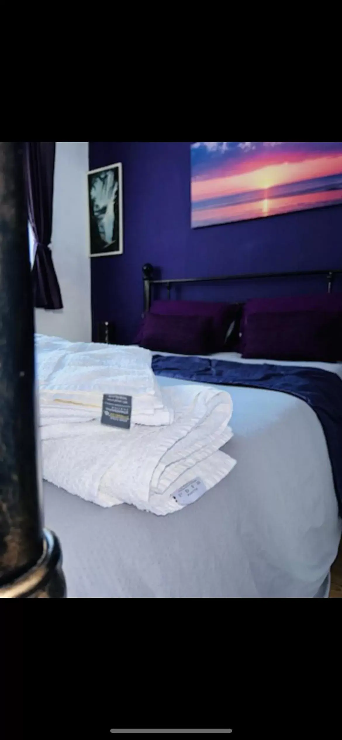 Bed in Home from home, close to Redditch hospital & transport links Bed in Home from home, close to Redditch hospital & transport links