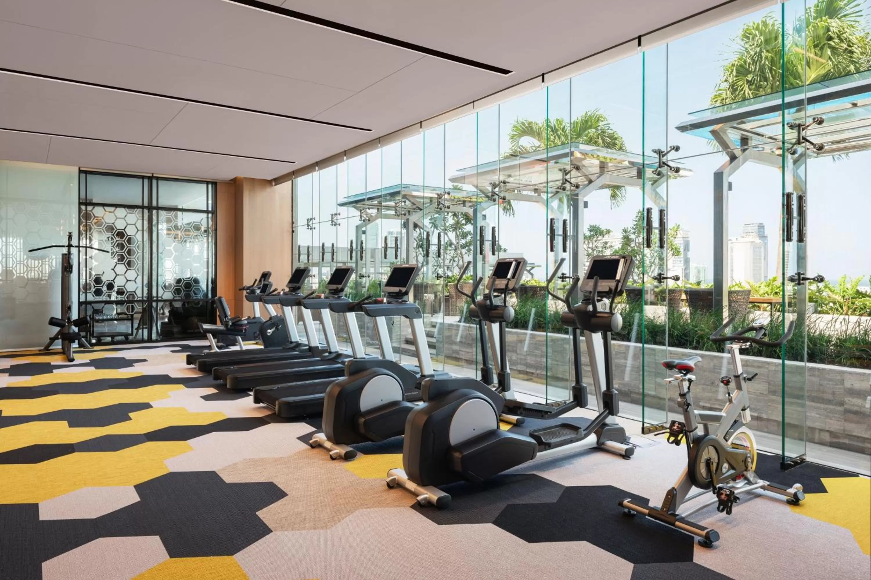 Fitness centre/facilities in Courtyard by Marriott Colombo