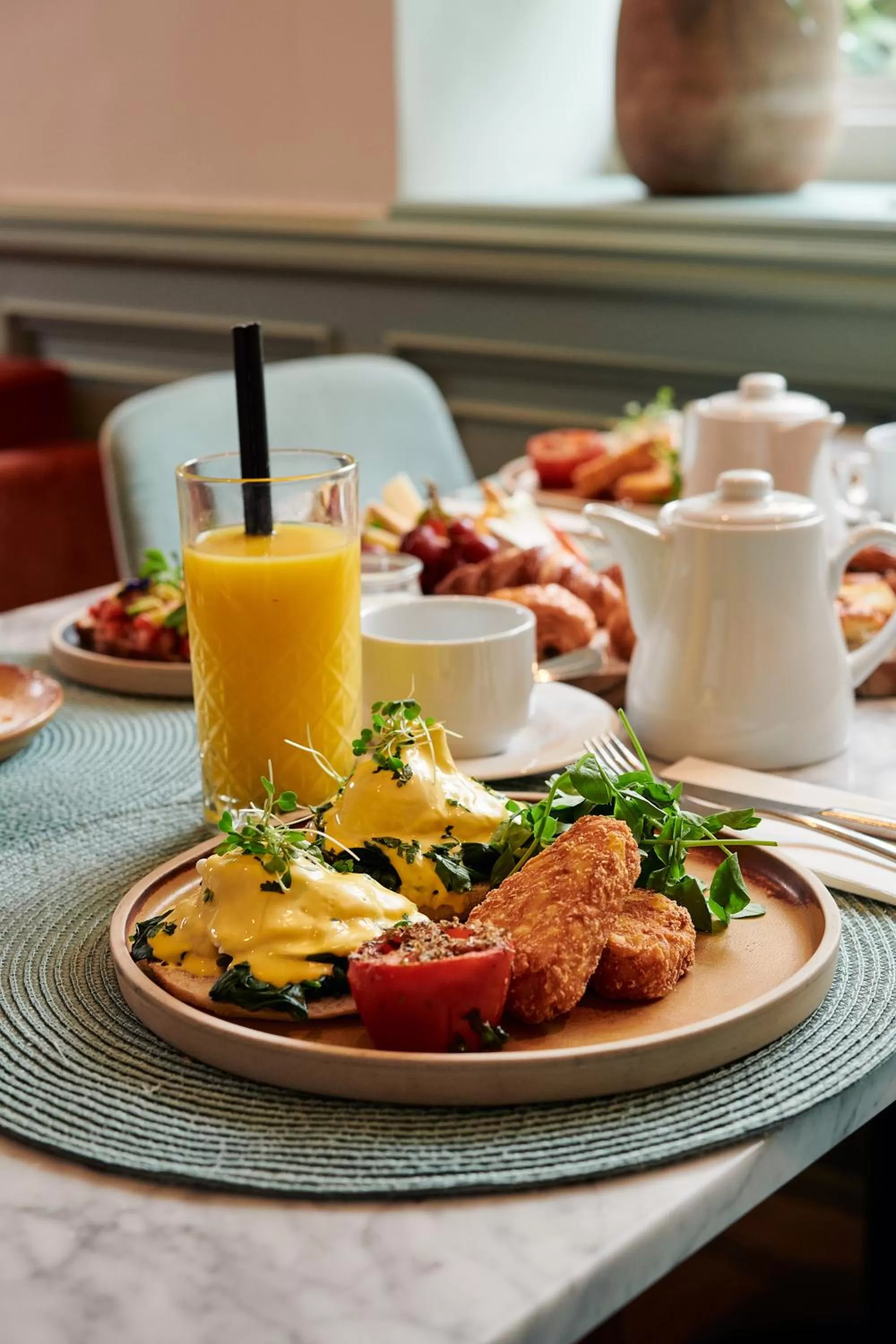 Restaurant/places to eat in Melia White House Hotel