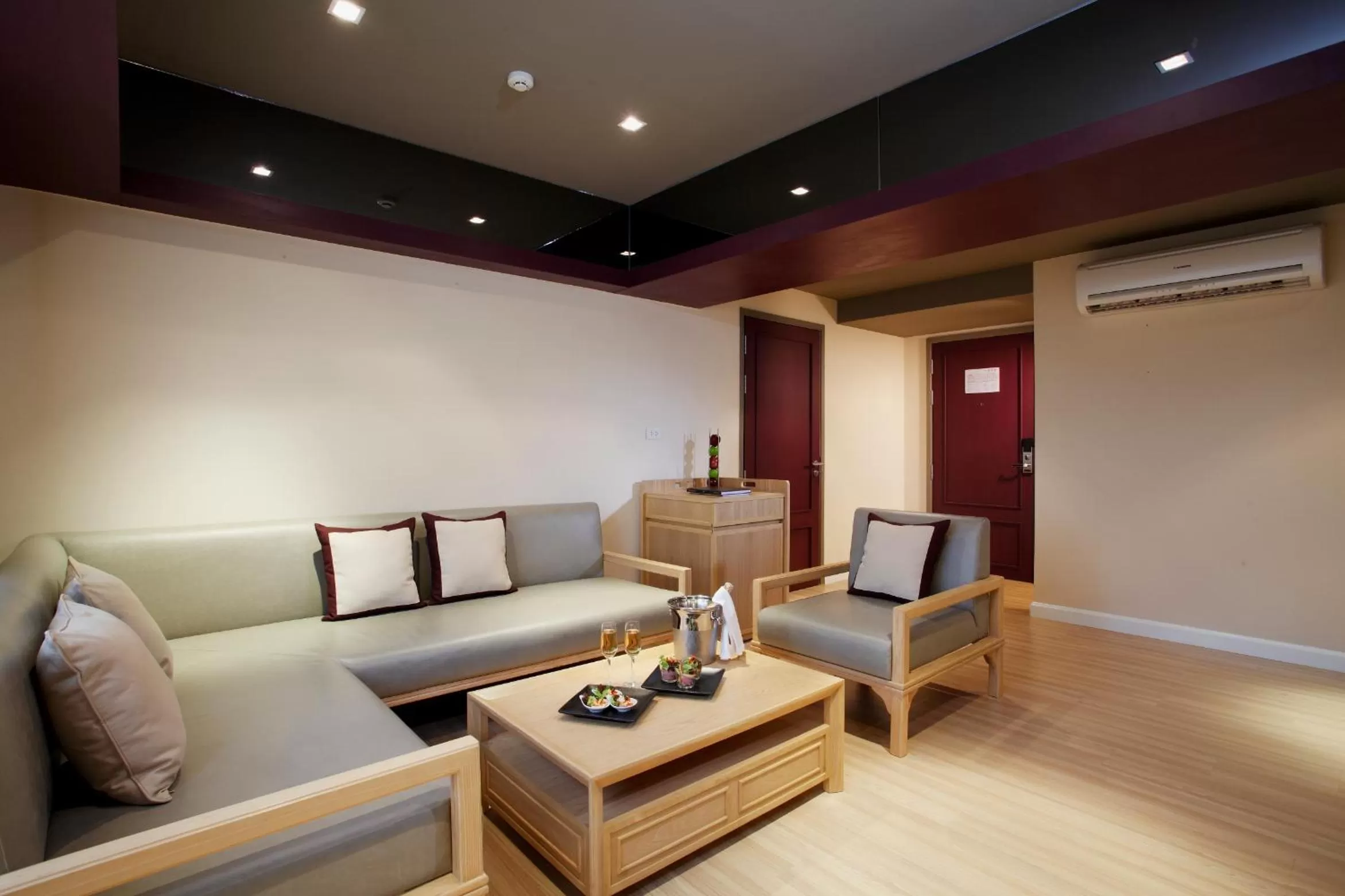 Living room in The Quarter Hualamphong by UHG