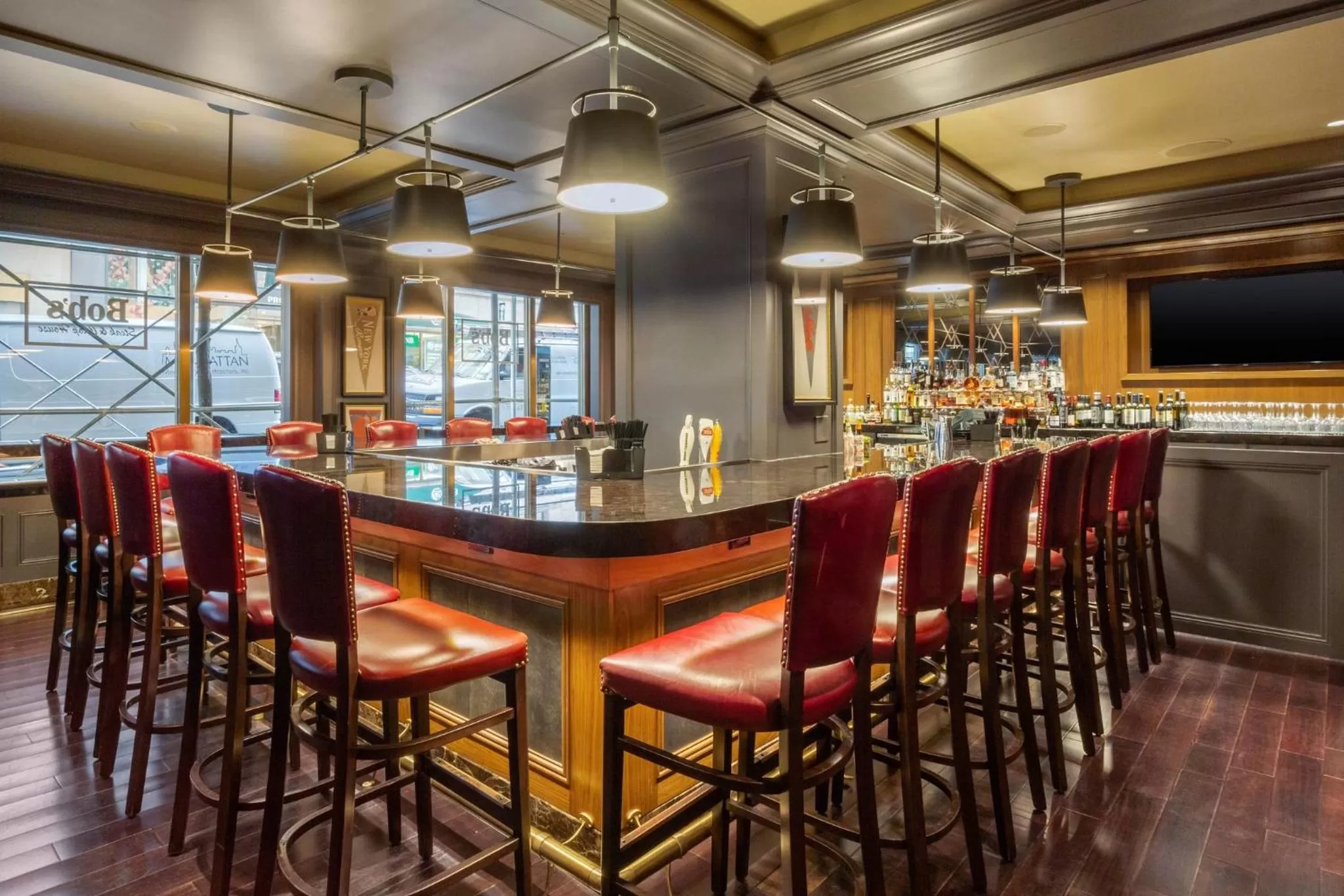 Facade/entrance in Omni Berkshire Place