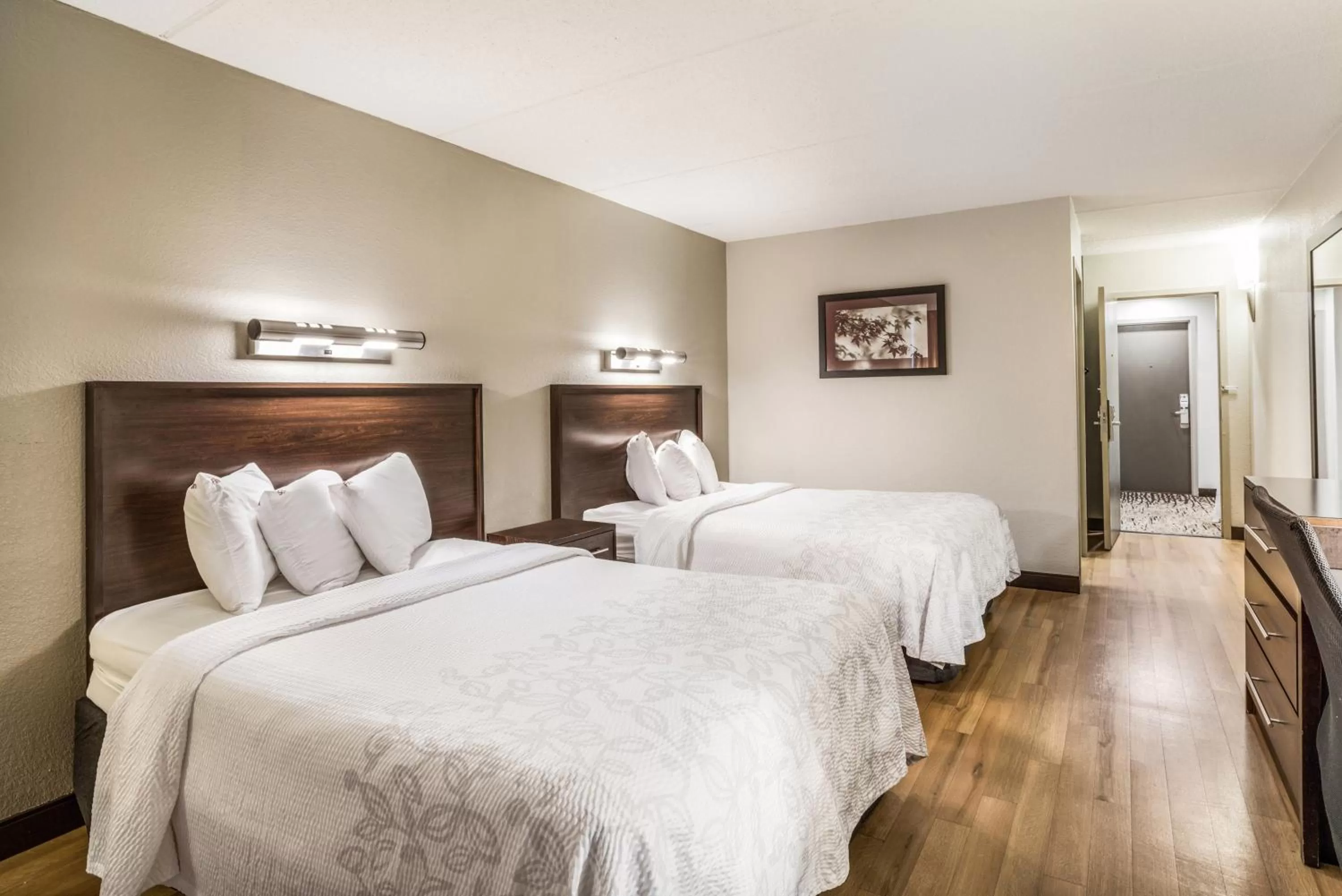 Photo of the whole room, Bed in Red Roof Inn PLUS+ Boston - Woburn/ Burlington