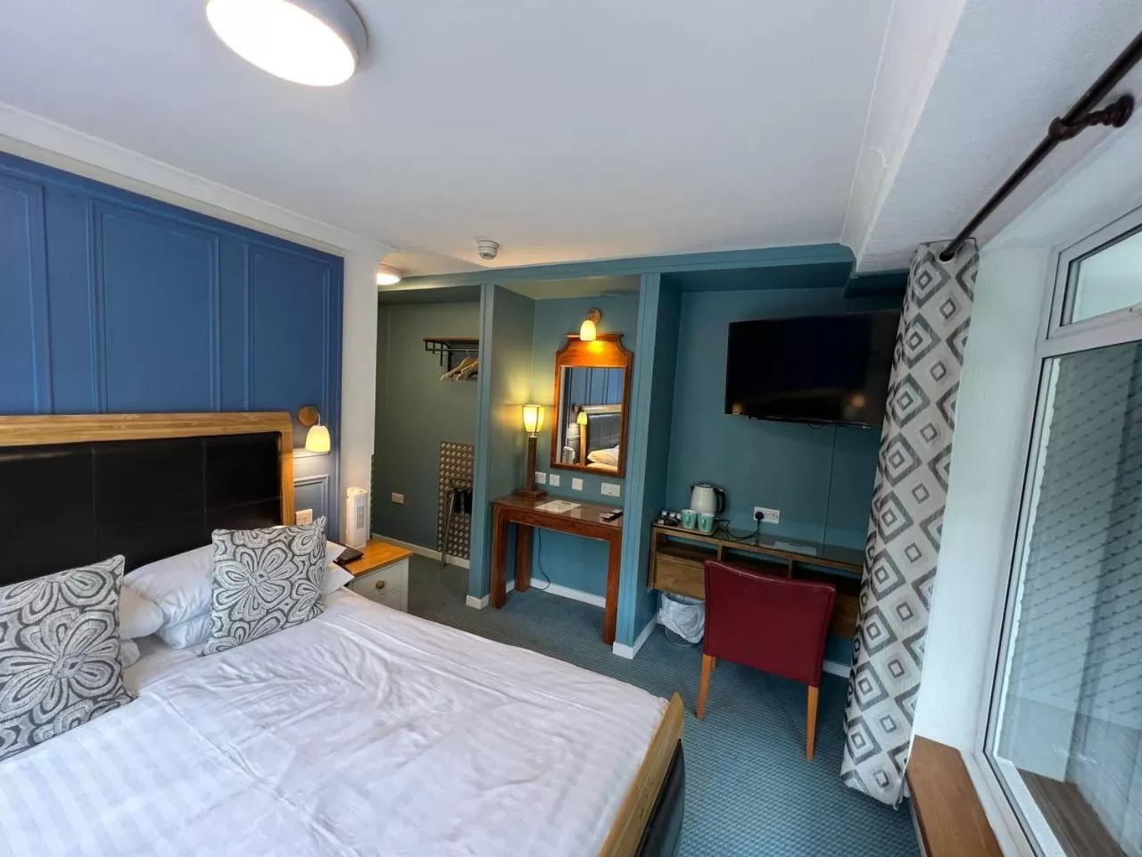 Bed in The Chainbridge Hotel