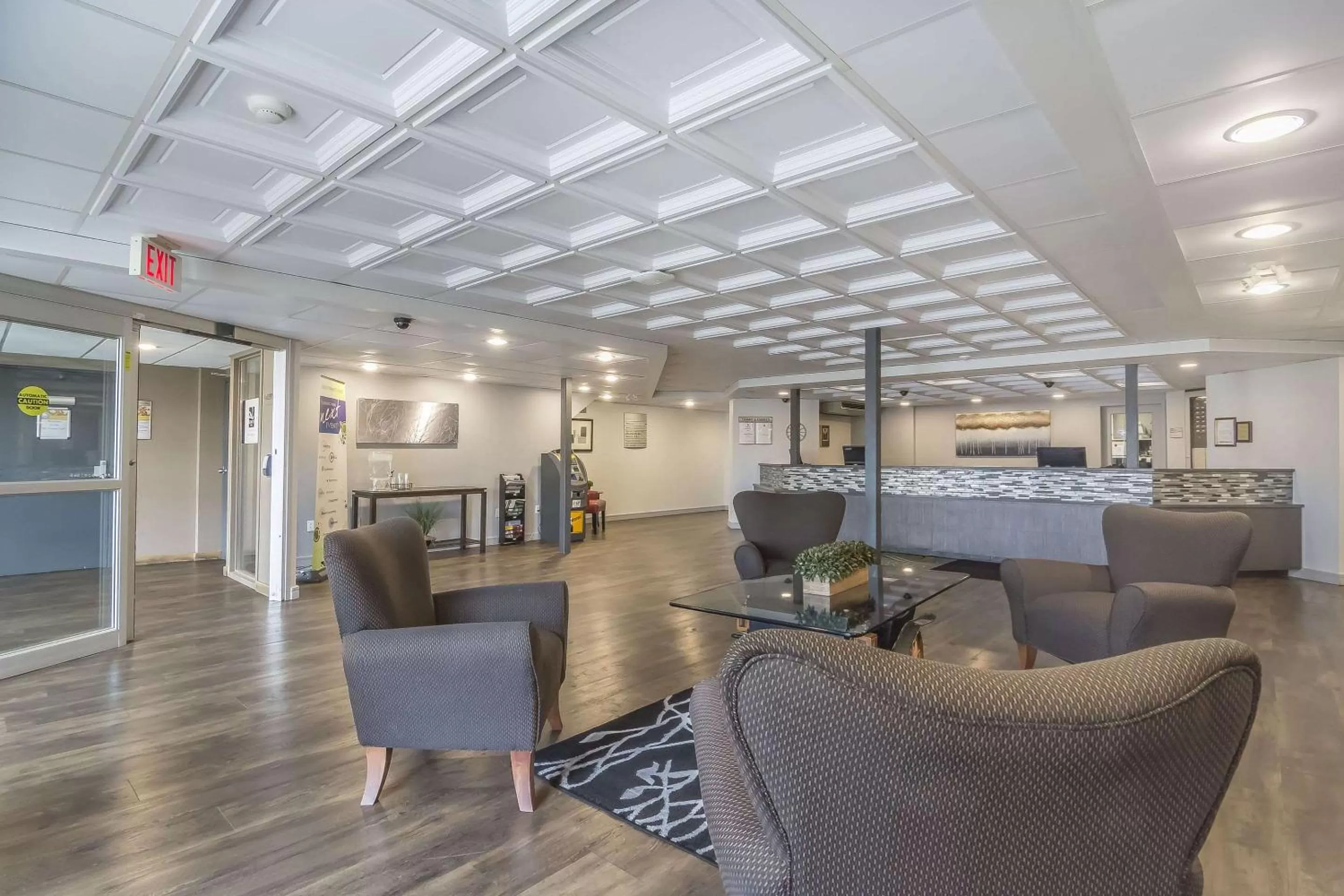 Lobby or reception in Quality Inn West Edmonton