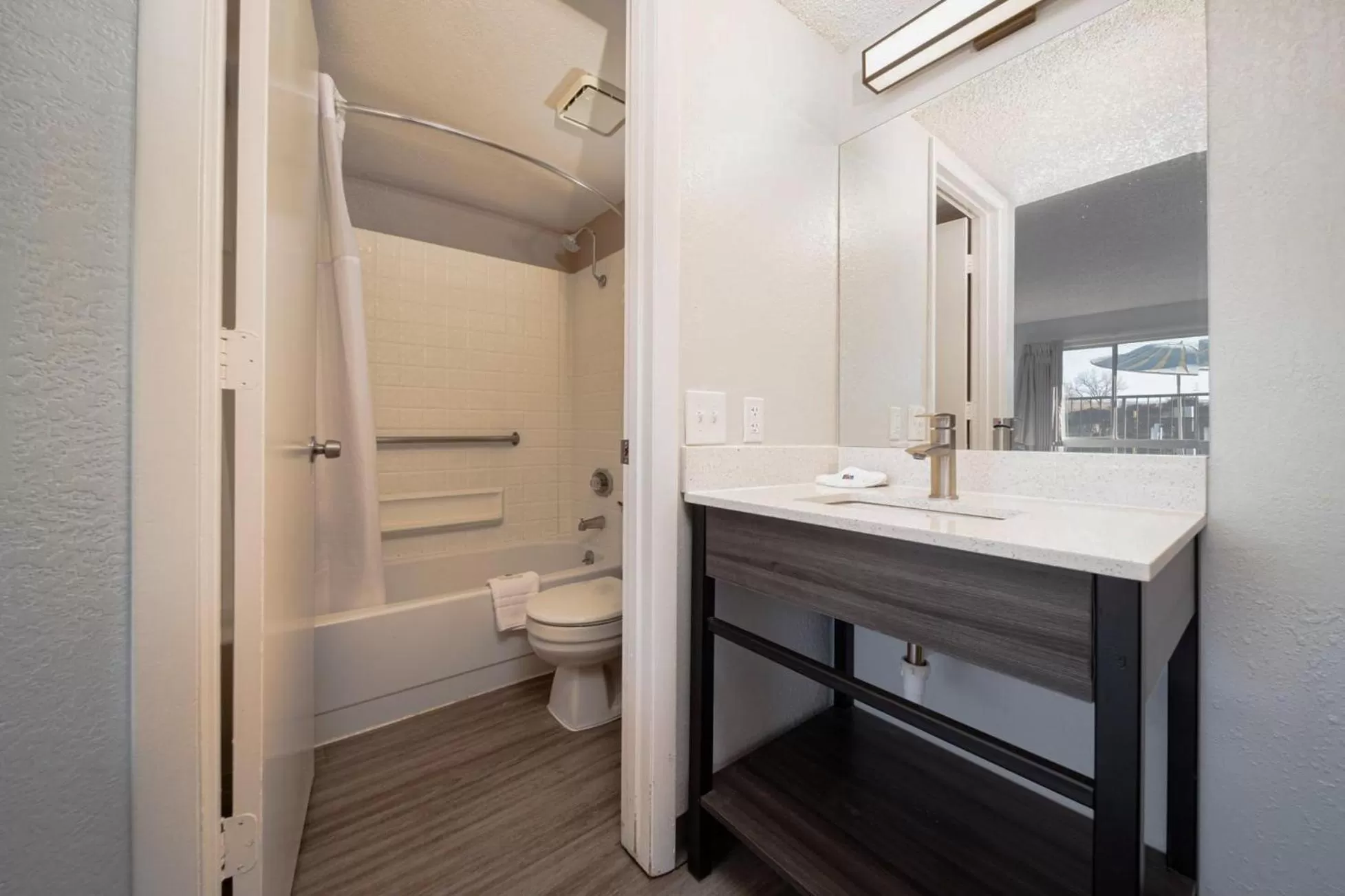 Bathroom in Studio 6 Grand Junction, CO