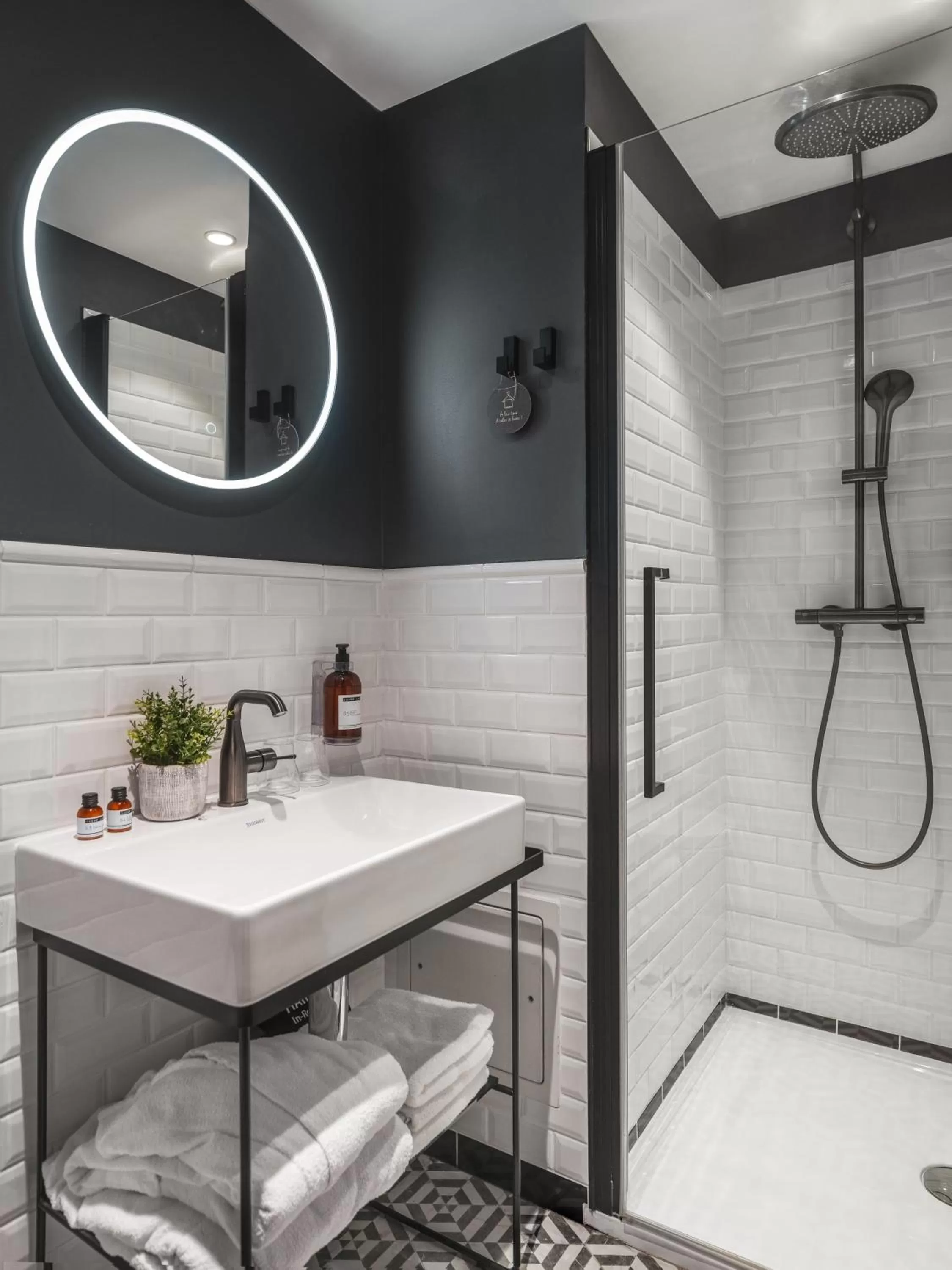 Bathroom in Maisons du Monde Hotel & Suites - Nantes