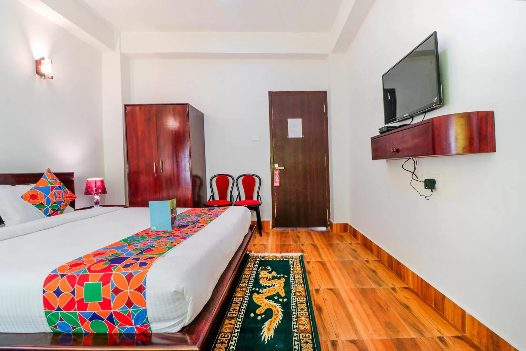 Seating area, TV/Entertainment Center in FabHotel Greenery View Middle Lingding ICAR Road