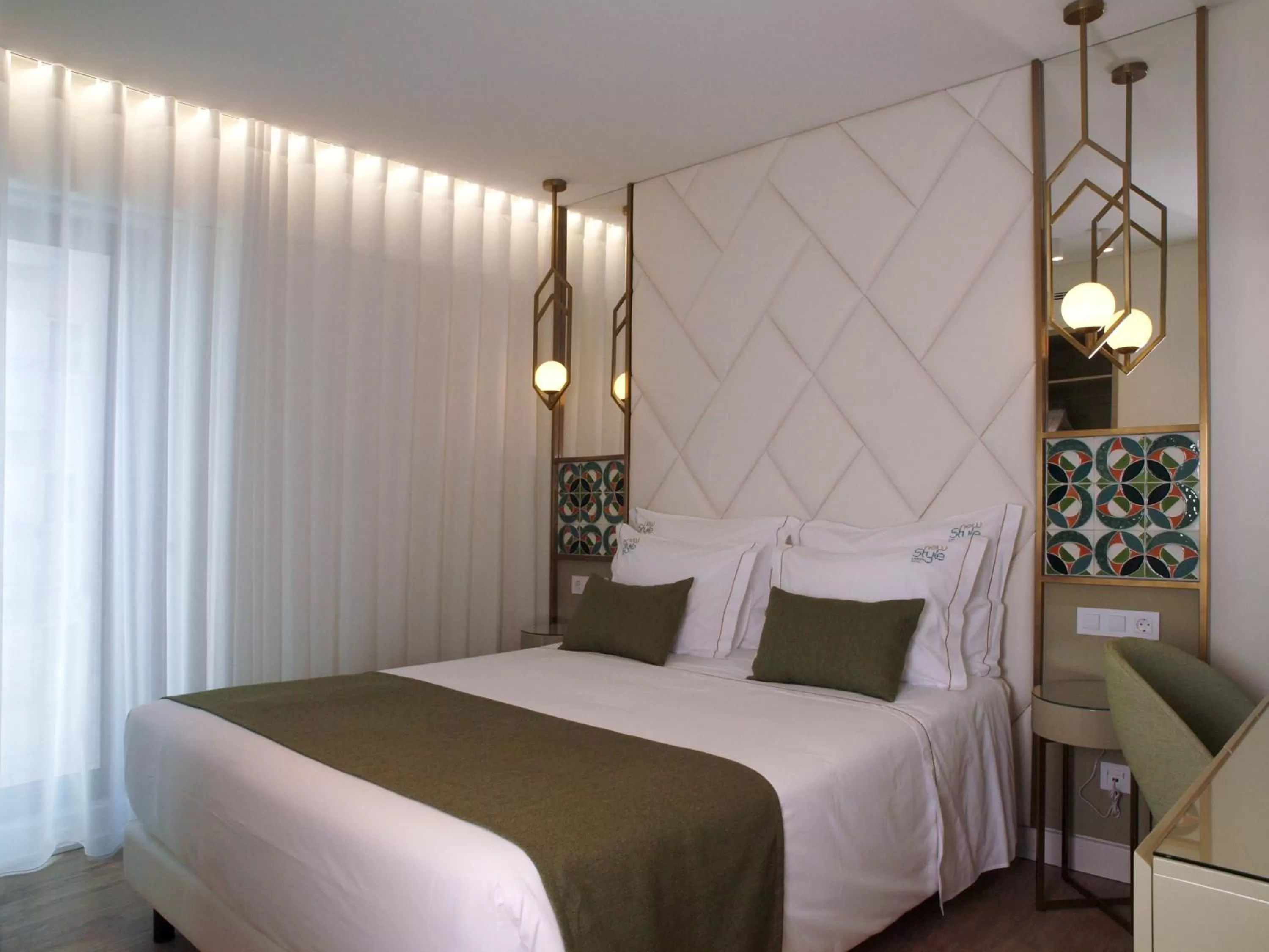 Bedroom, Bed in New Style Lisbon Hotel