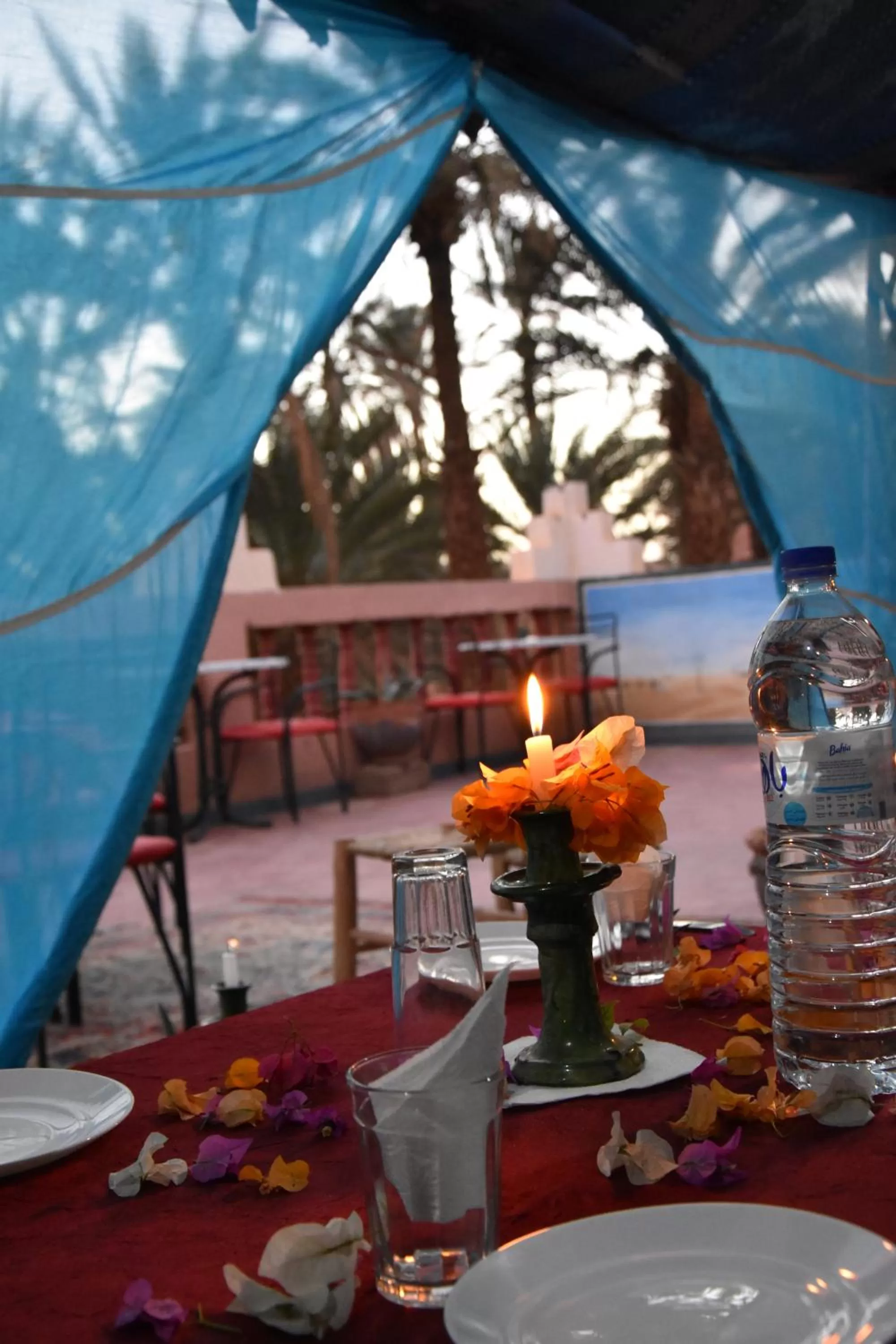 Balcony/Terrace, Restaurant/Places to Eat in Prends Ton Temps