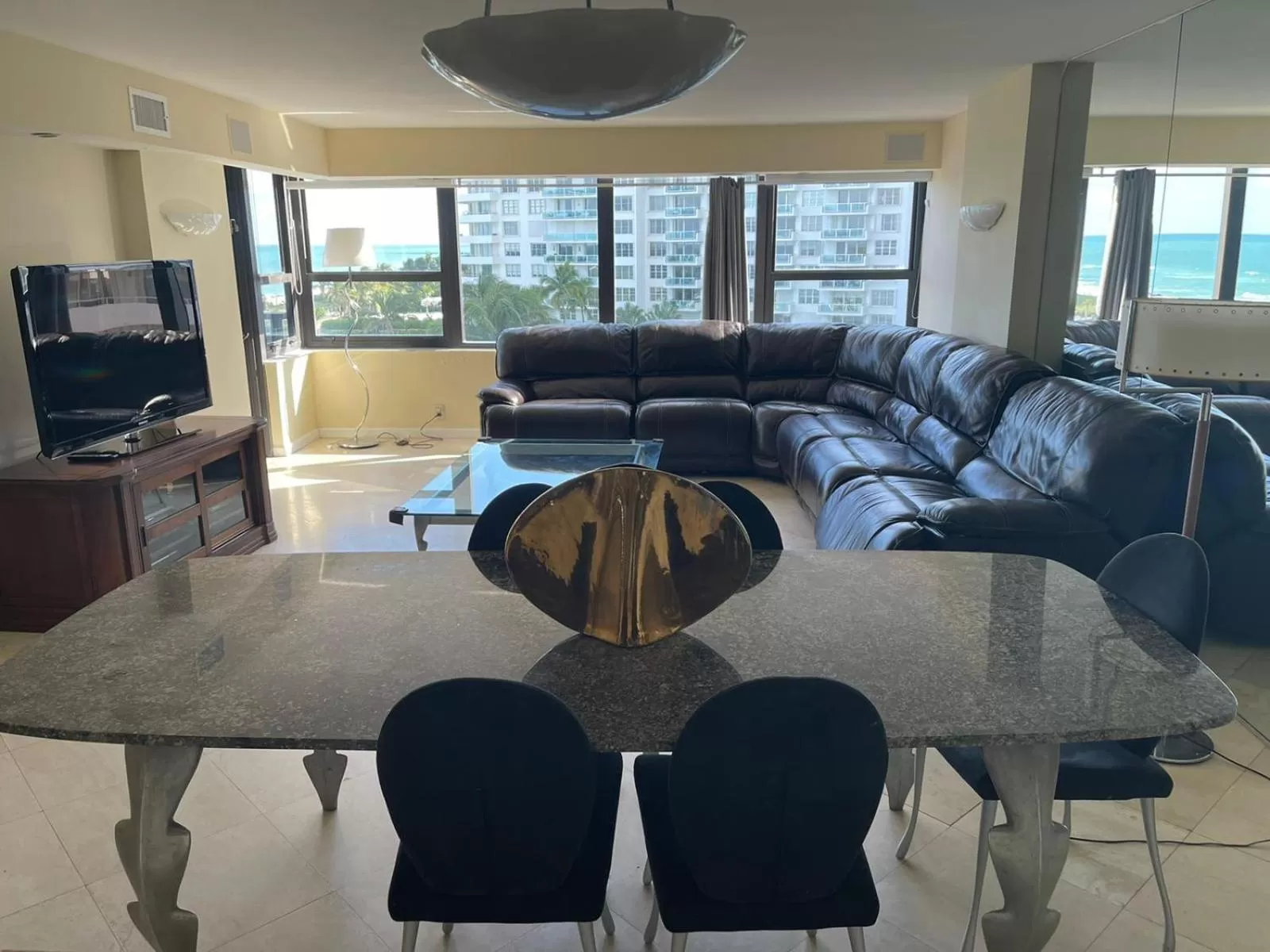 Living room, Seating Area in The Alexander Beach Residences