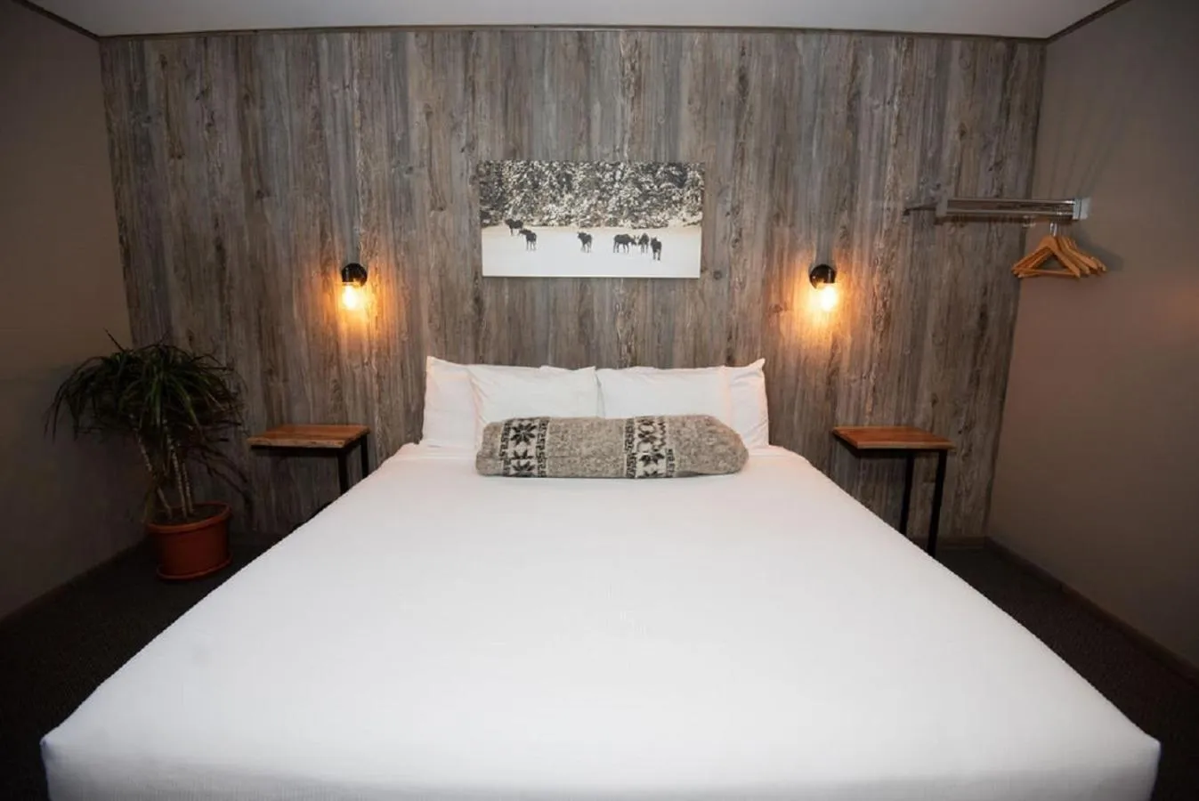 Bed in Mountain Inn at Lutsen