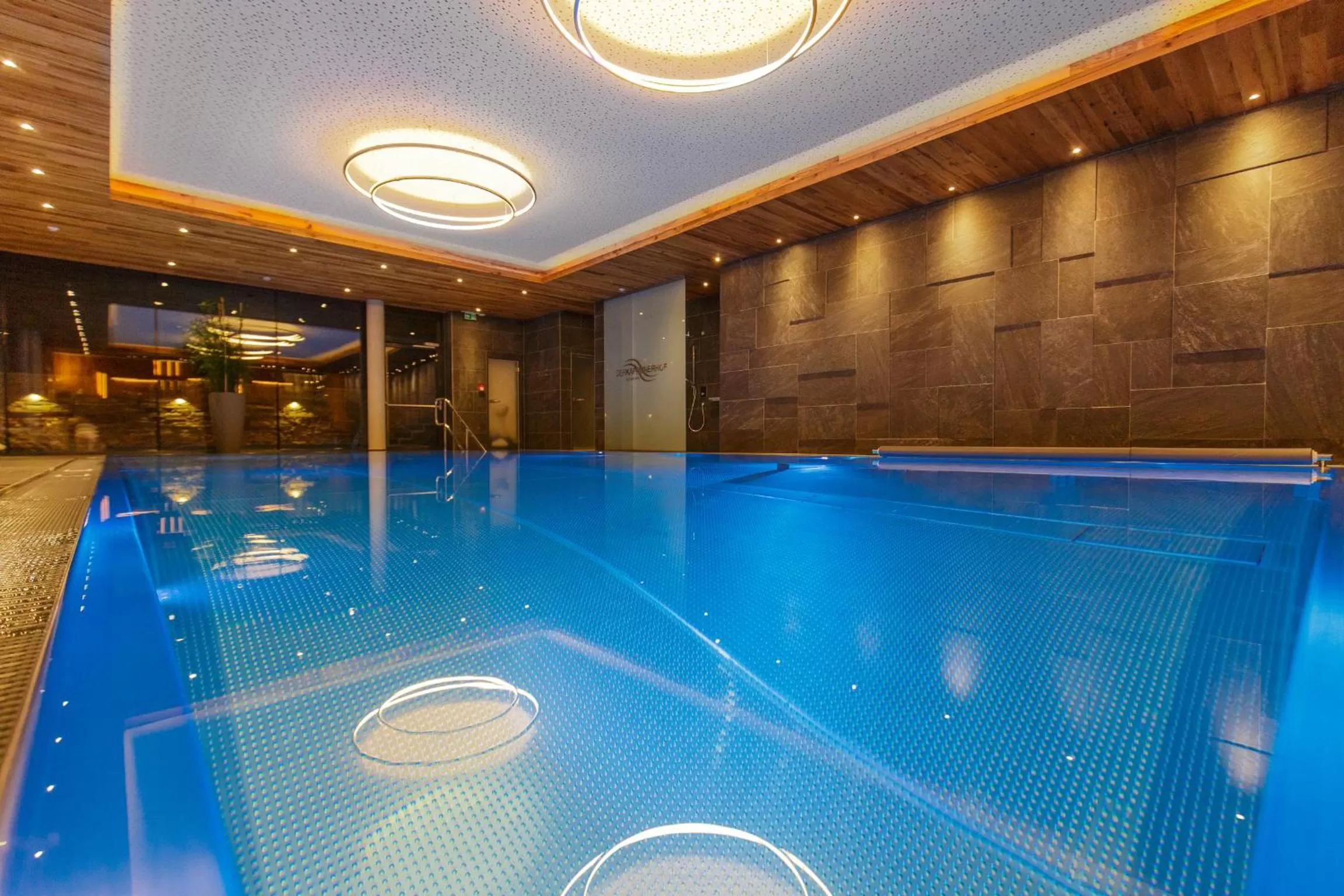 Swimming pool in Hotel Kaprunerhof