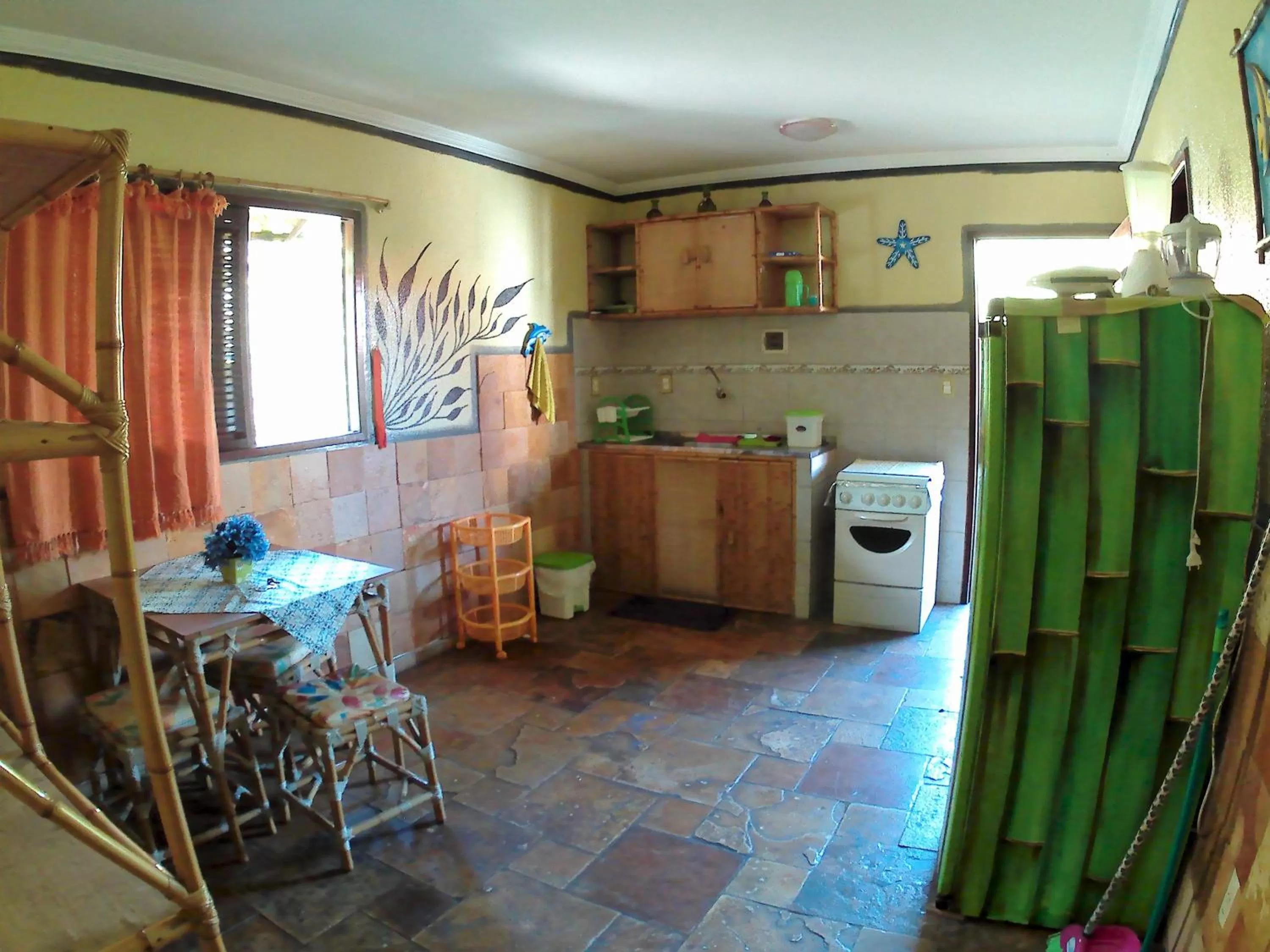 Coffee/tea facilities, Kitchen/Kitchenette in Bamboo Flat