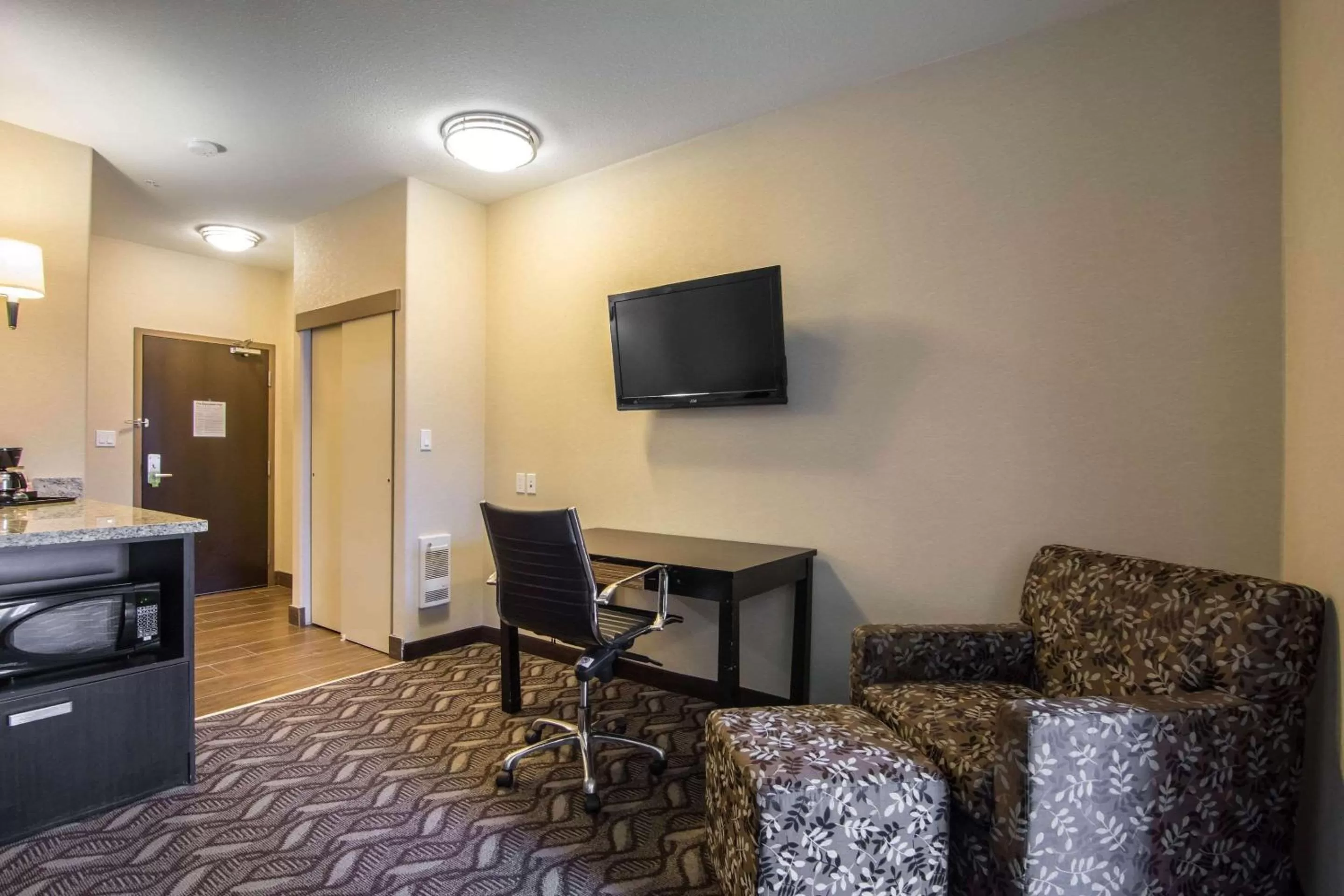 Photo of the whole room in Comfort Inn & Suites