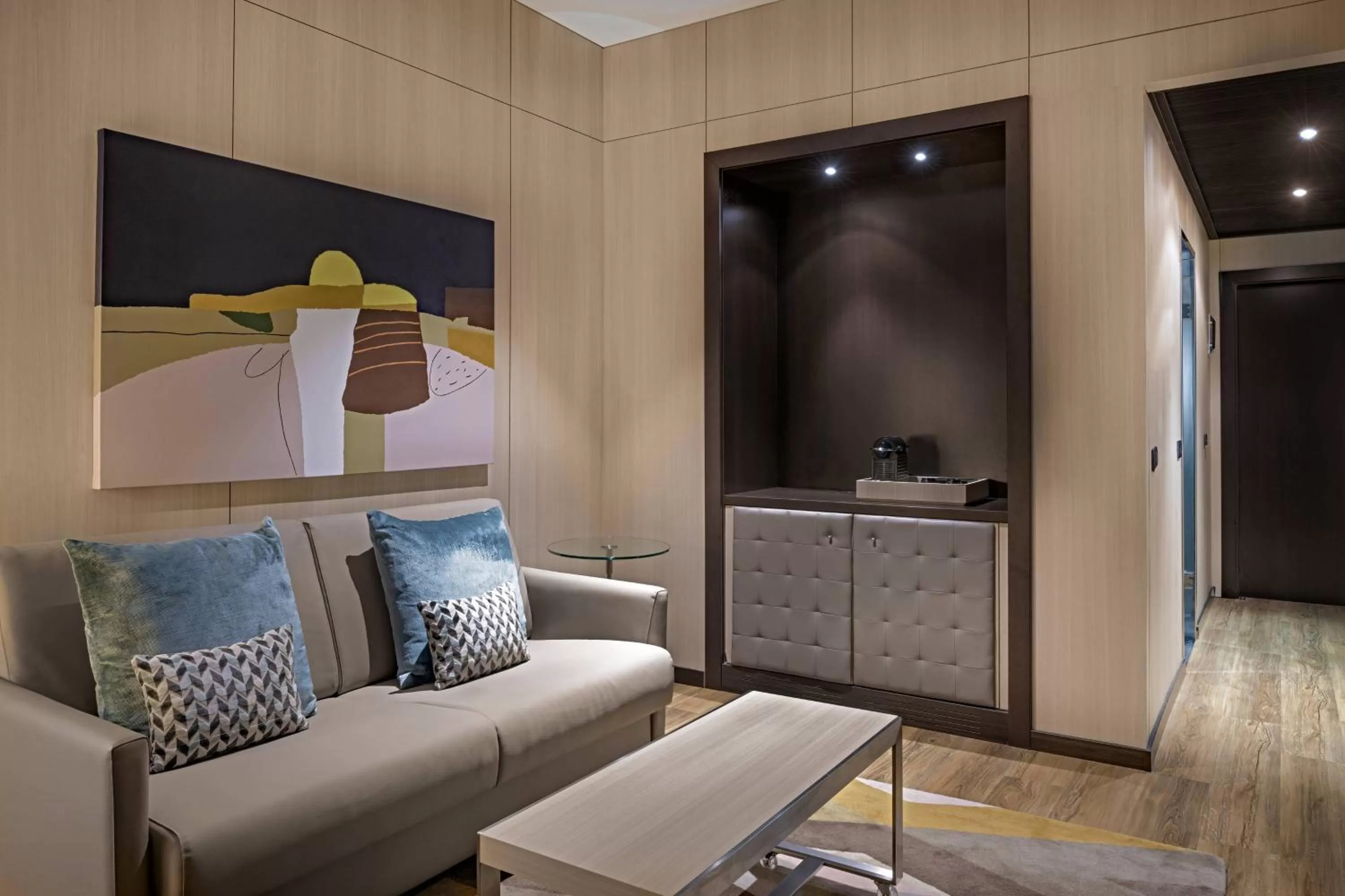 Living room in AC Hotel Valencia by Marriott