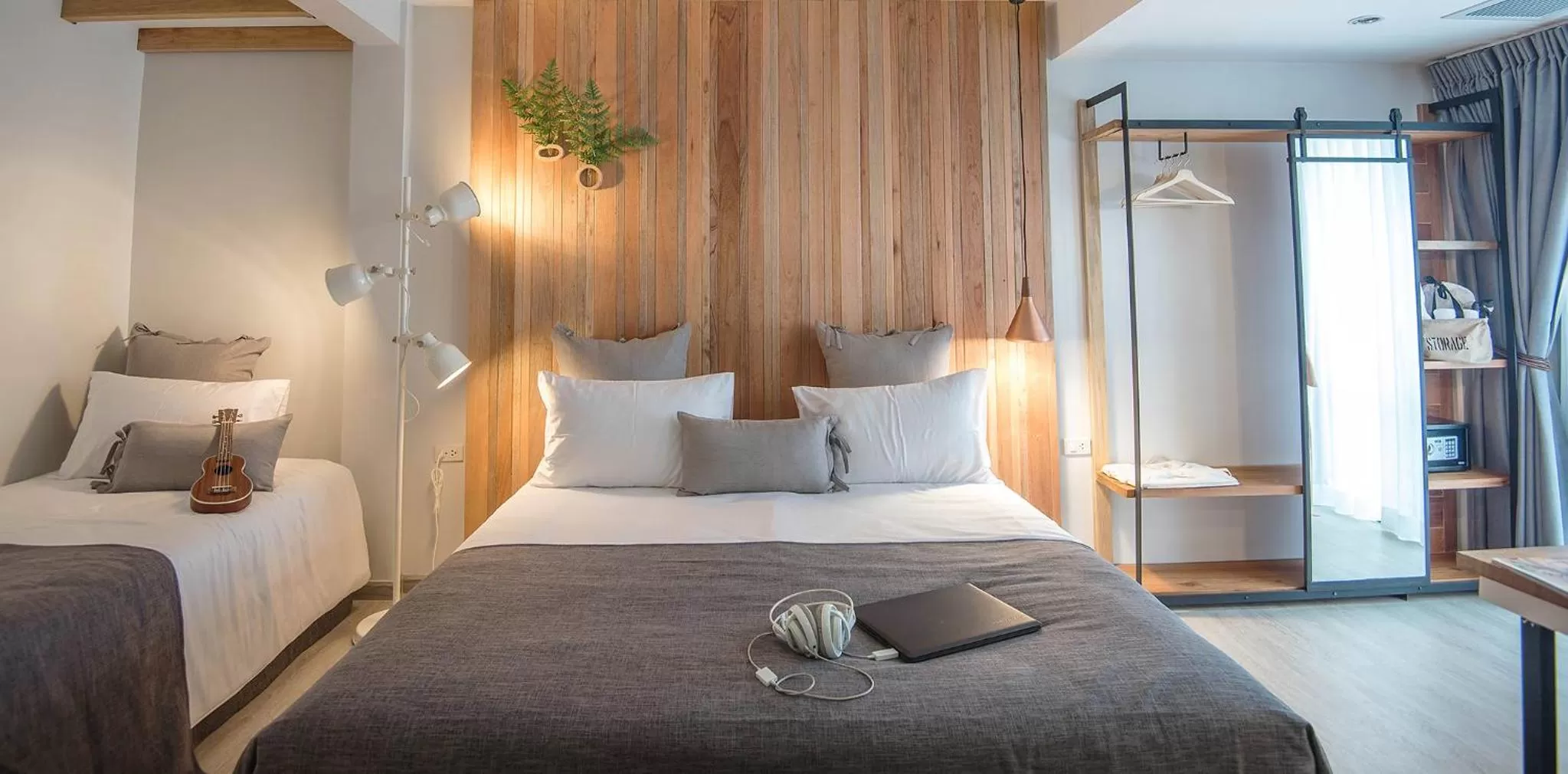 Bed in Family Tree Hotel