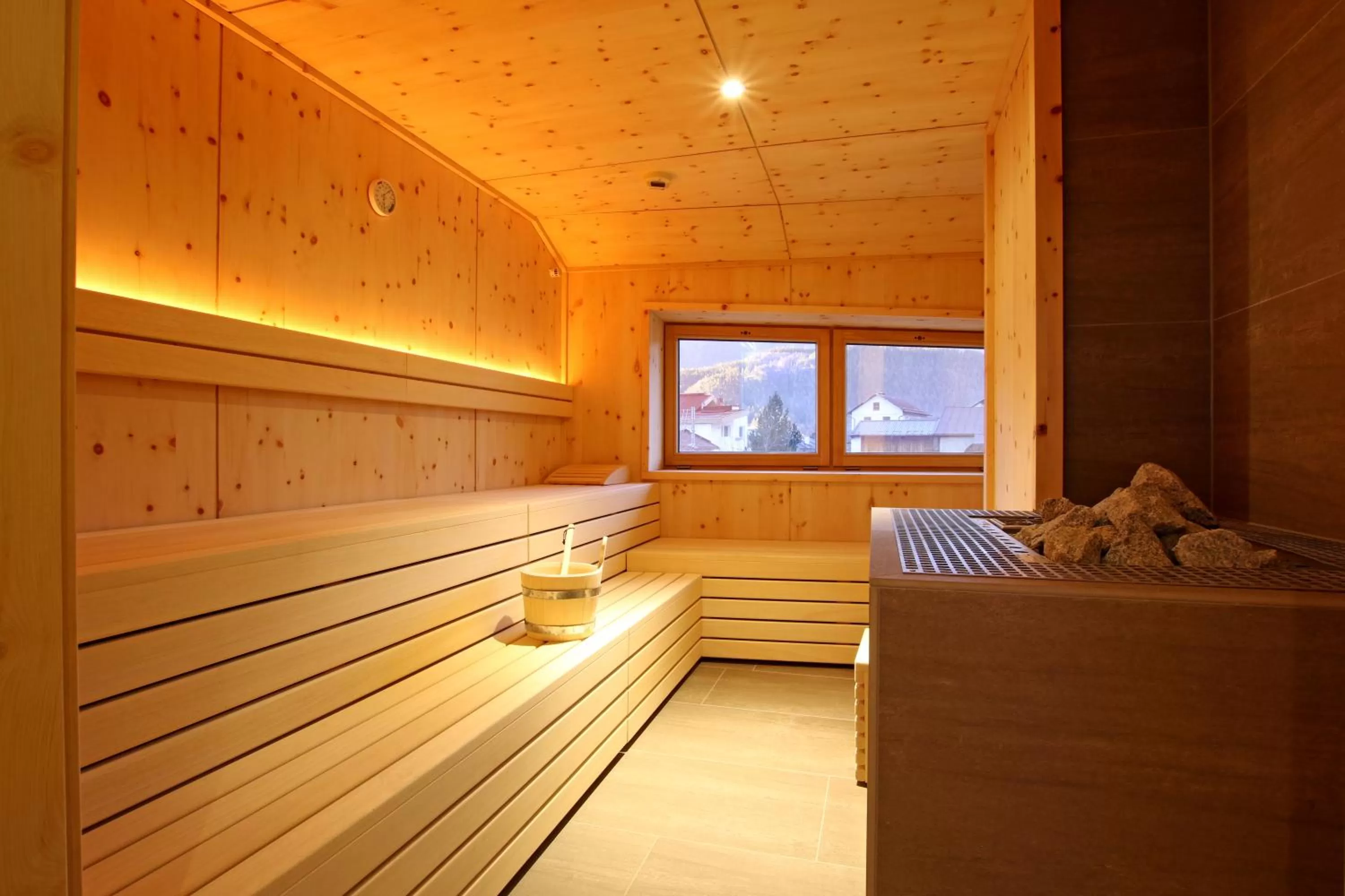 Sauna, Bed in Hotel Schwarzer Adler