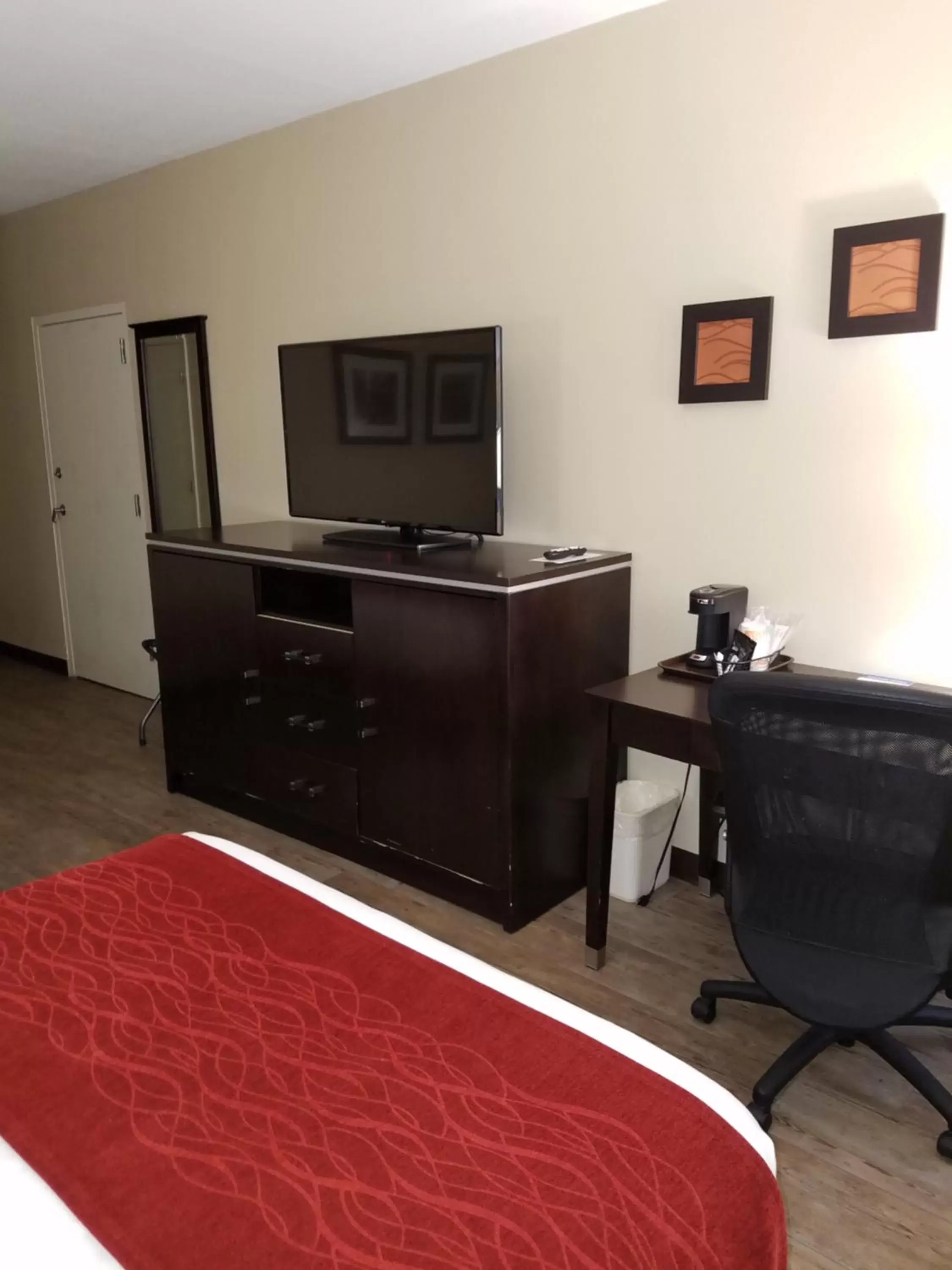 Double Room with Two Double Beds - Accessible/Non-Smoking in Comfort Inn Mars Hill Double Room with Two Double Beds - Accessible/Non-Smoking in Comfort Inn Mars Hill