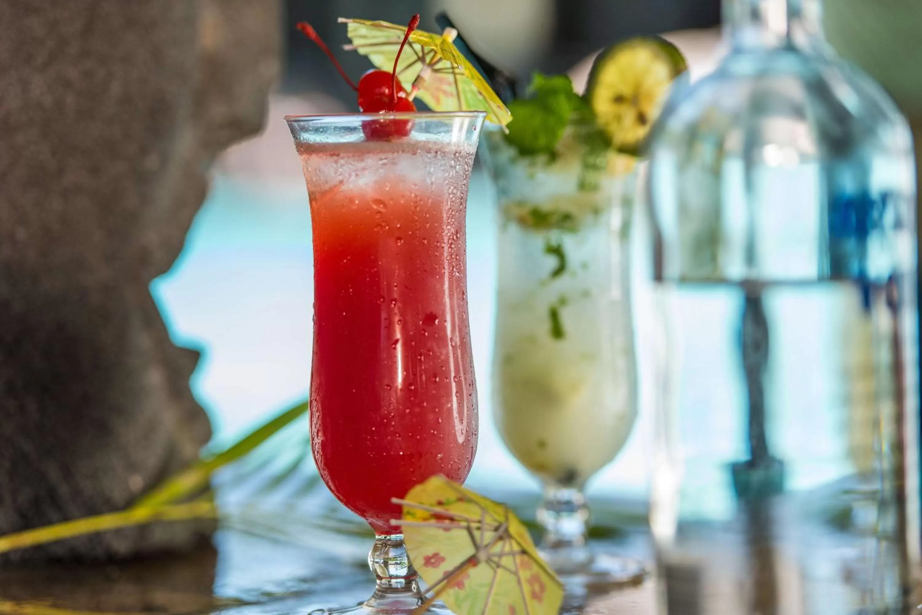 Lounge or bar in DoubleTree by Hilton Fiji - Sonaisali Island