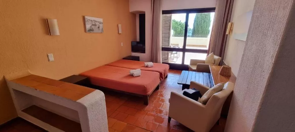 Bed in Albufeira Jardim by Umbral