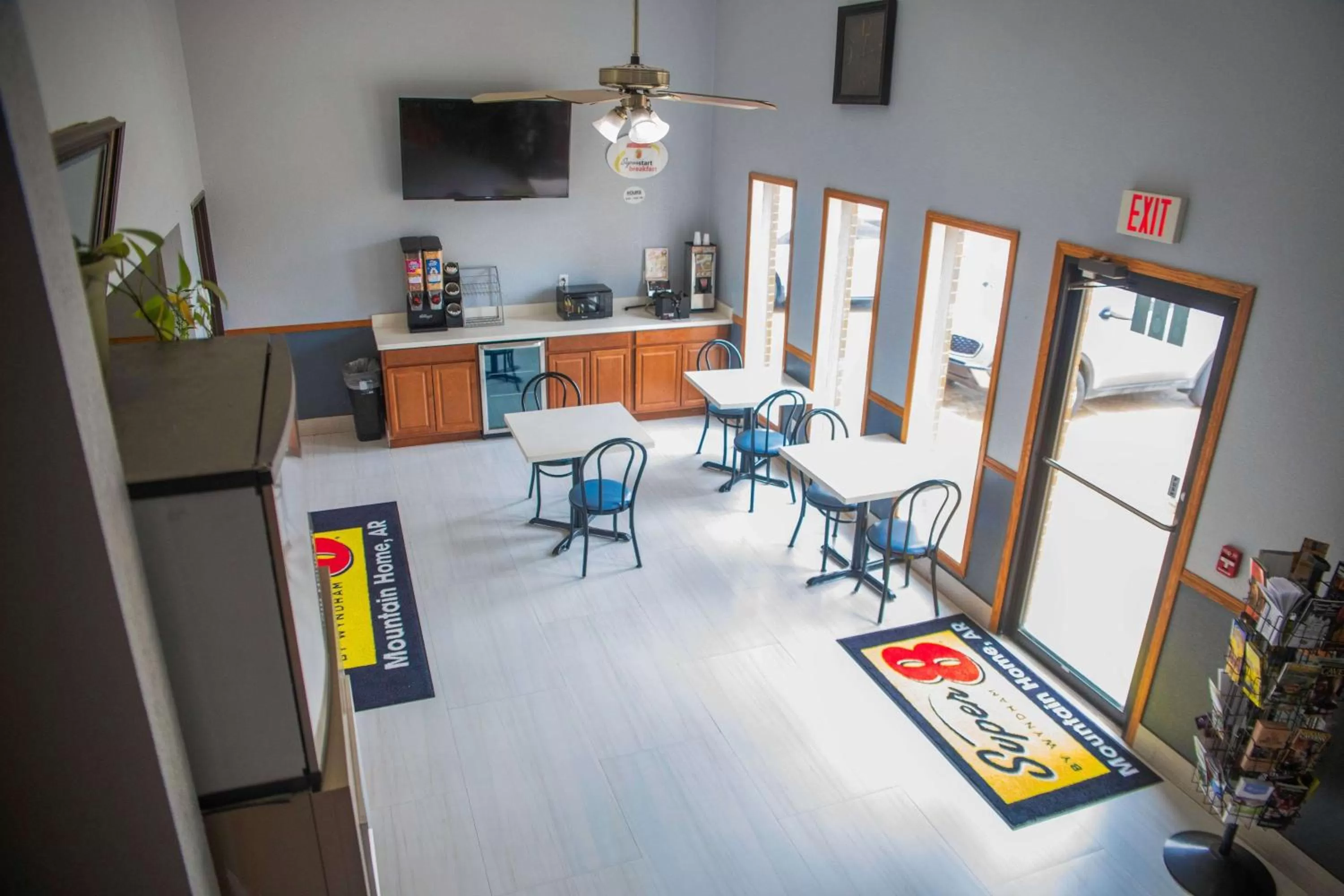 Restaurant/places to eat in Super 8 by Wyndham Mountain Home