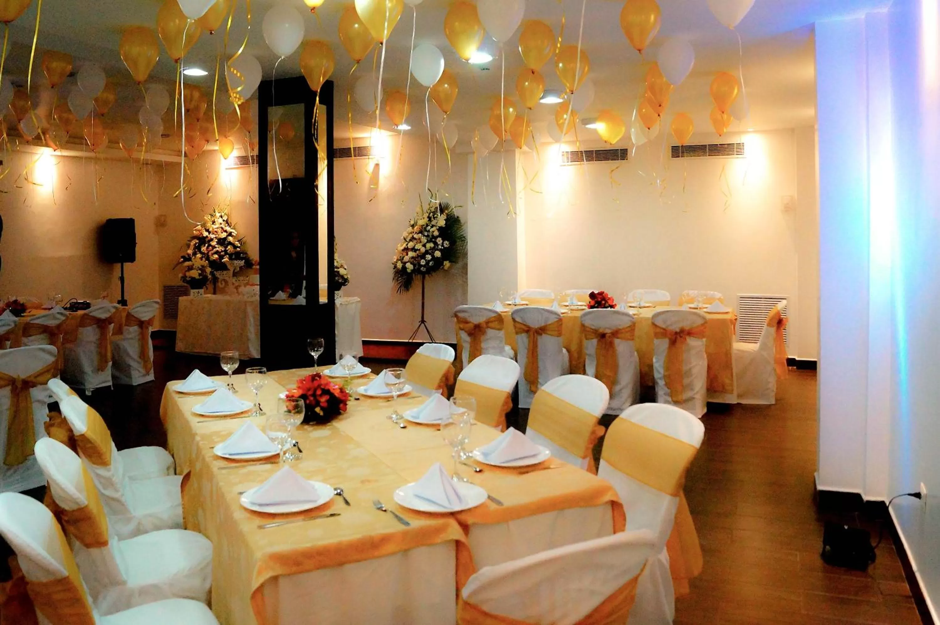 Restaurant/Places to Eat in Hotel Castell