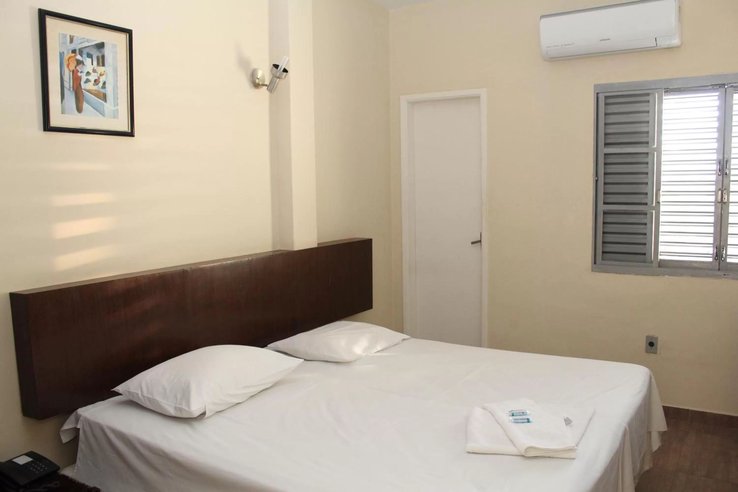 Day, Bed in Espigão Palace Hotel