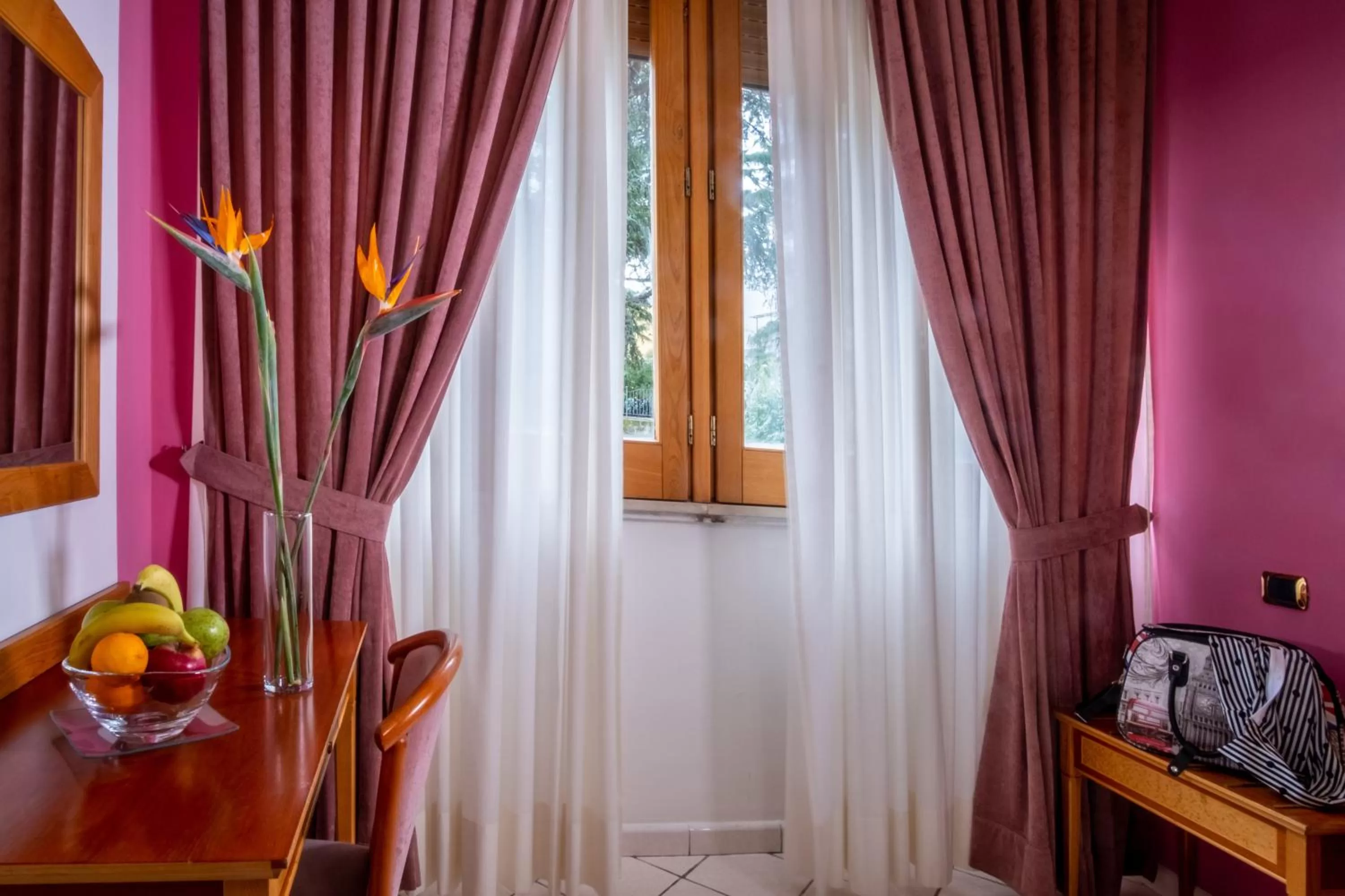 Bedroom in Hotel Savoia Sorrento