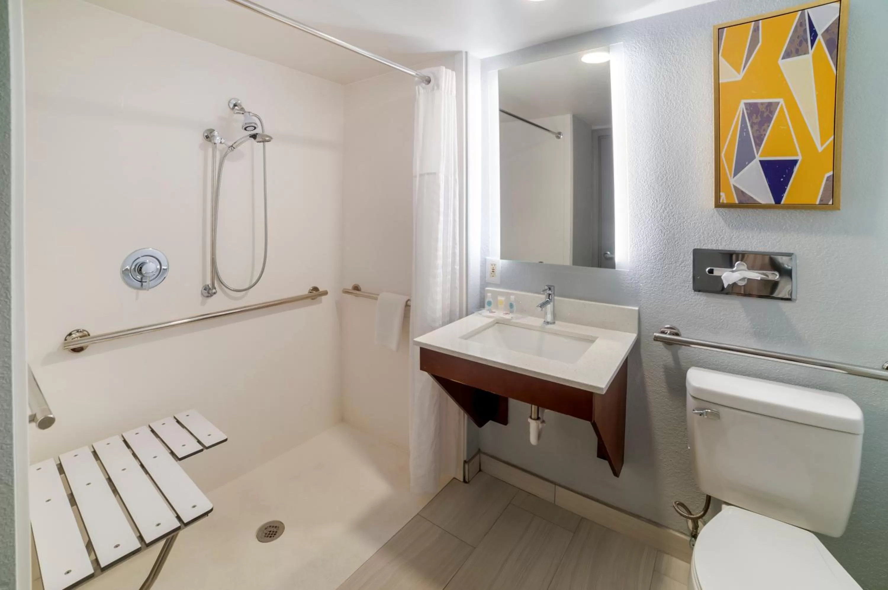 Bathroom in Comfort Inn Asheville Airport