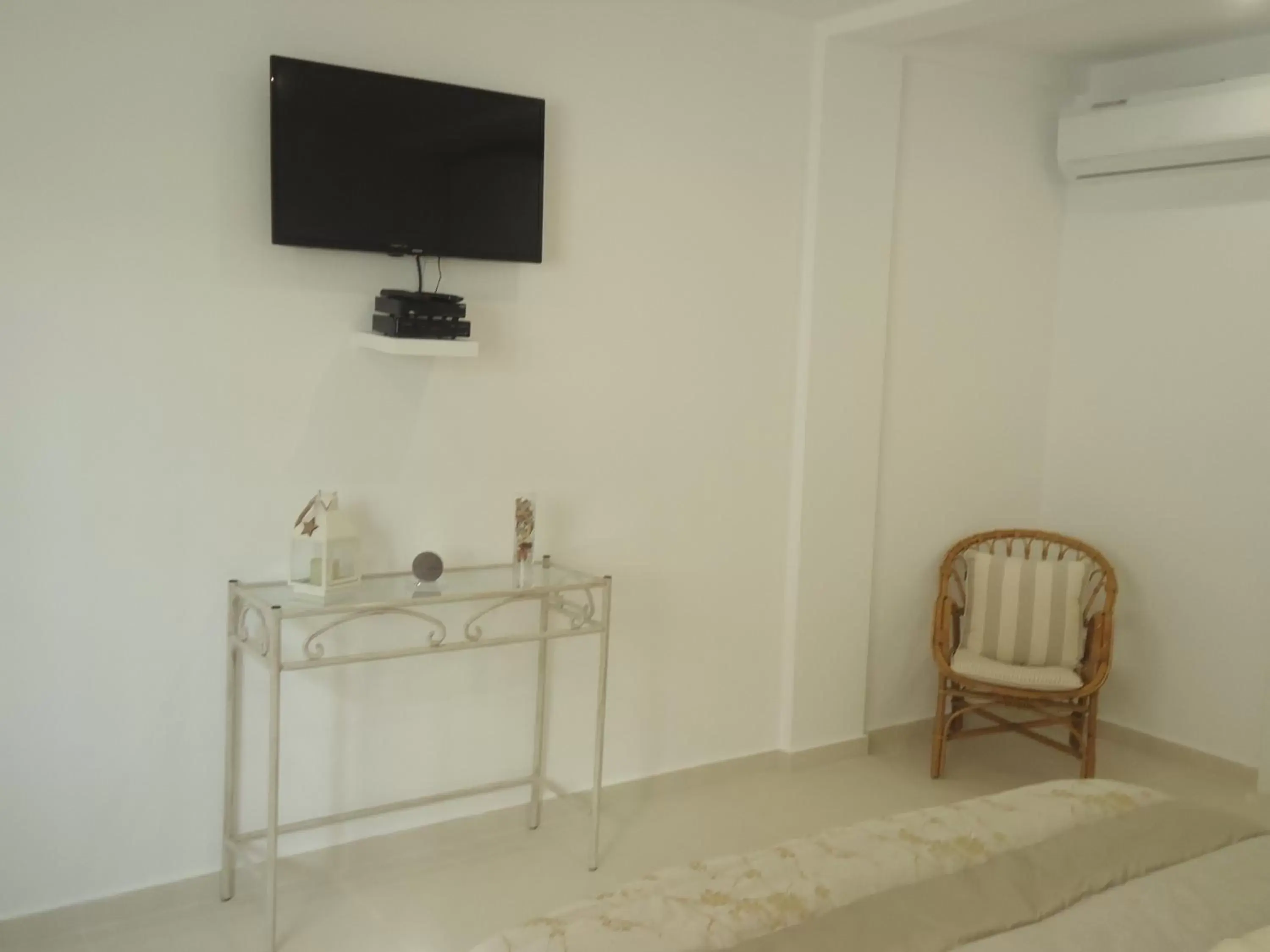 Double Room in VIVENDA L'OLIVIER Double Room in VIVENDA L'OLIVIER