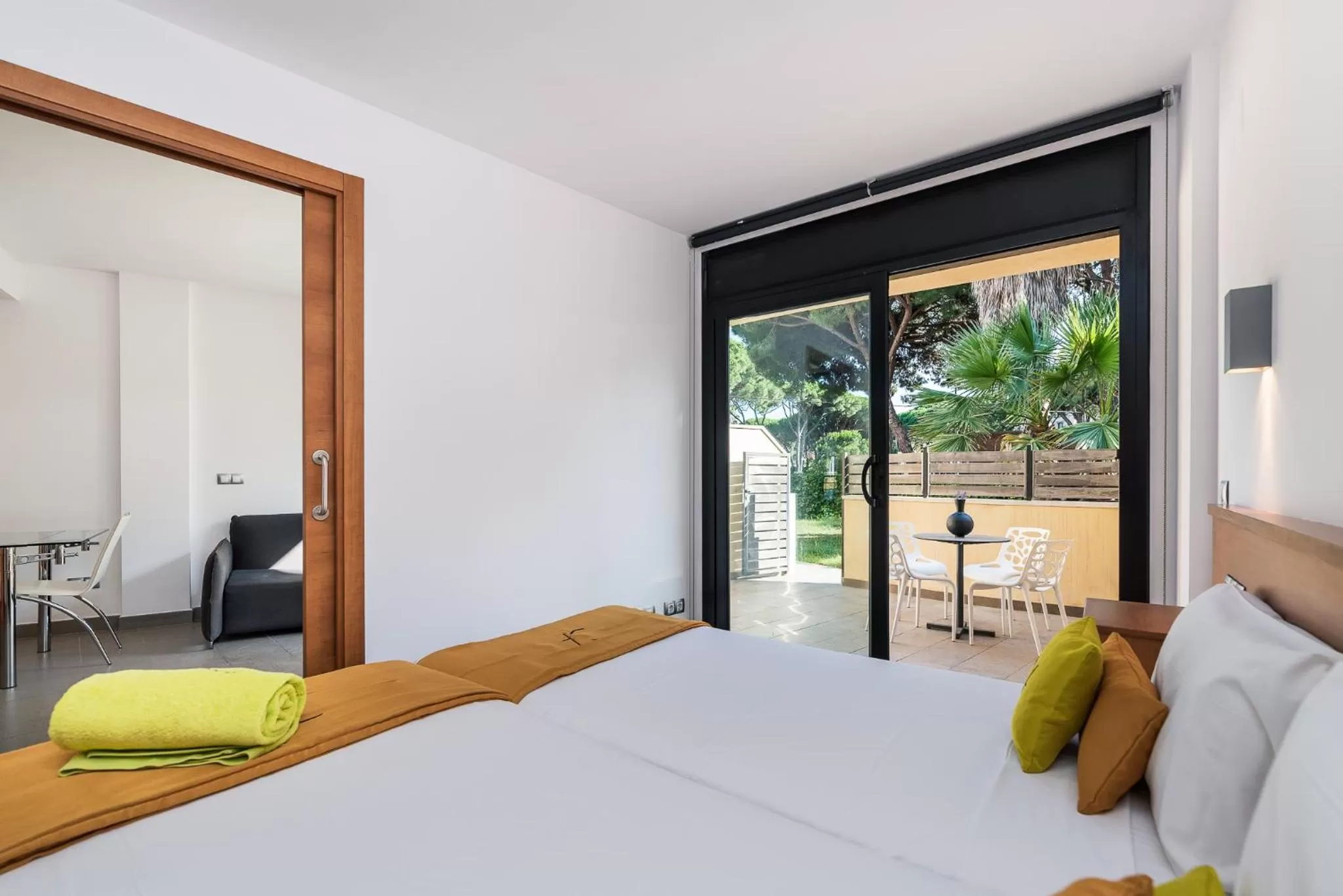 Bed in Aparthotel Las Palmeras Castelldefels