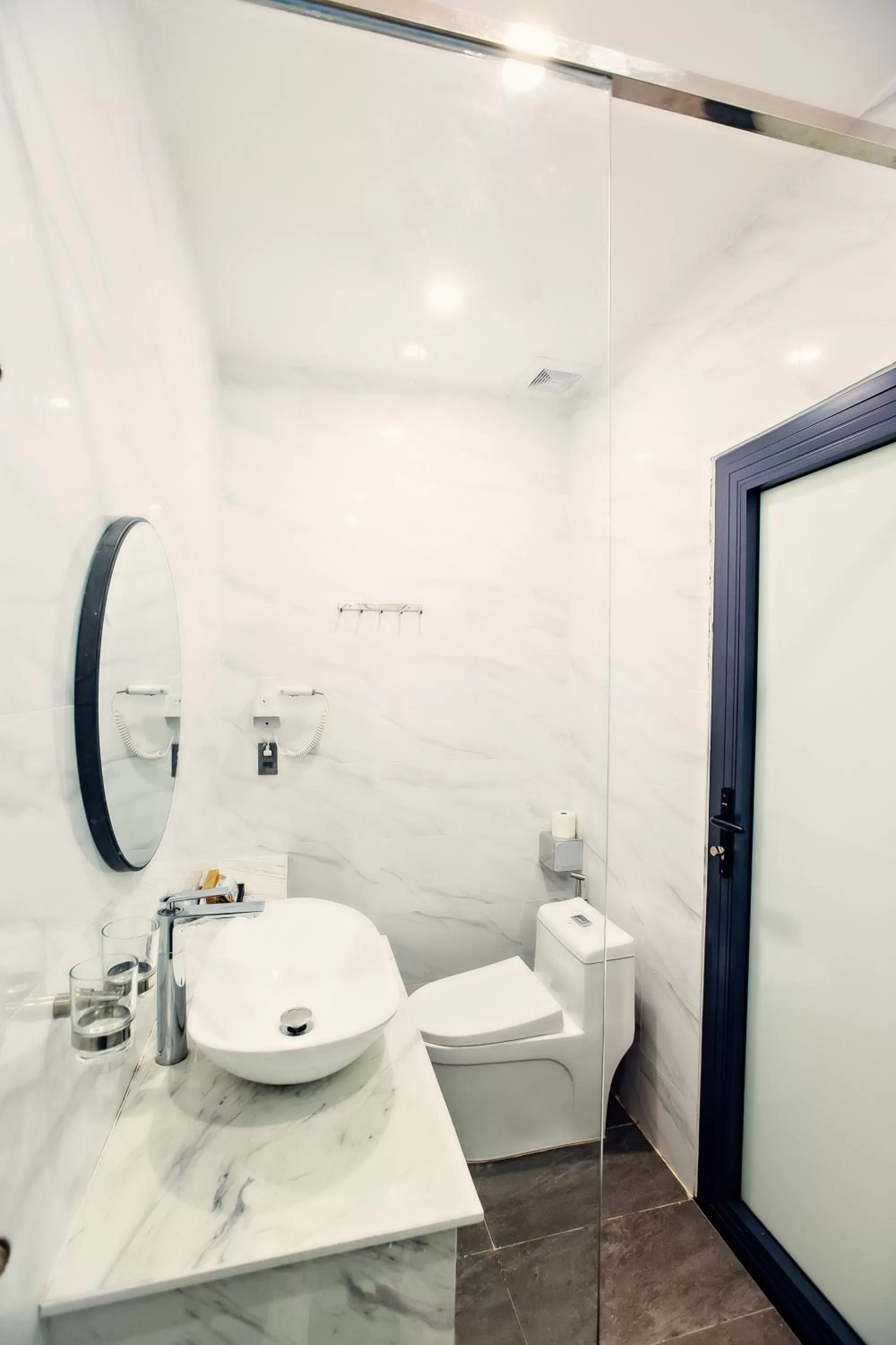 Shower, Bathroom in LION 3 HOTEL