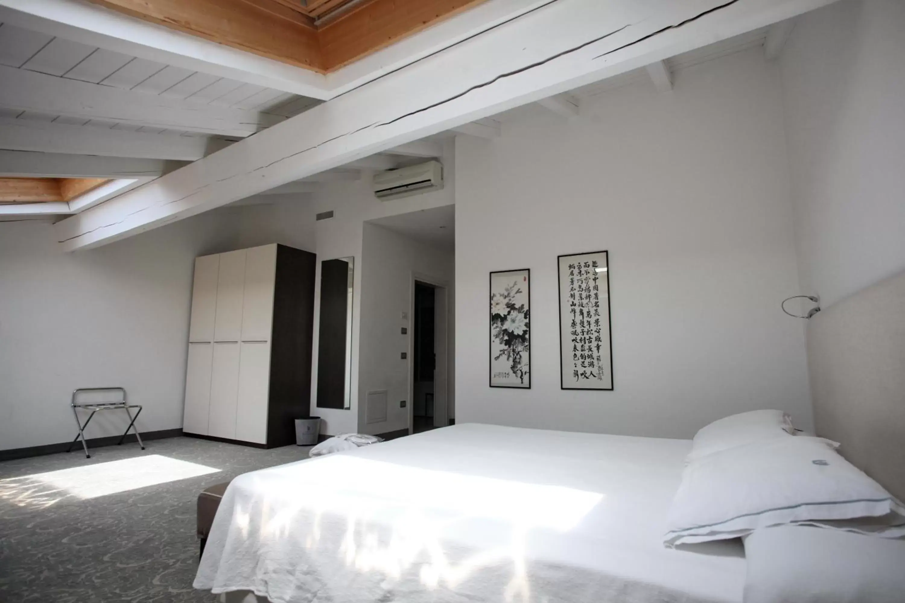 Junior Suite - single occupancy in Albergo Accademia Junior Suite - single occupancy in Albergo Accademia