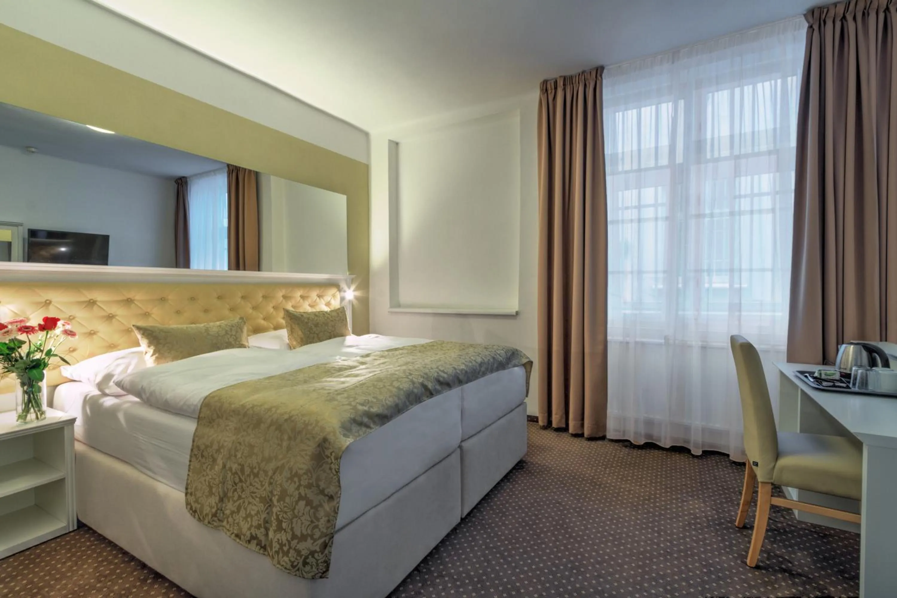 Bedroom, Bed in Hotel Taurus