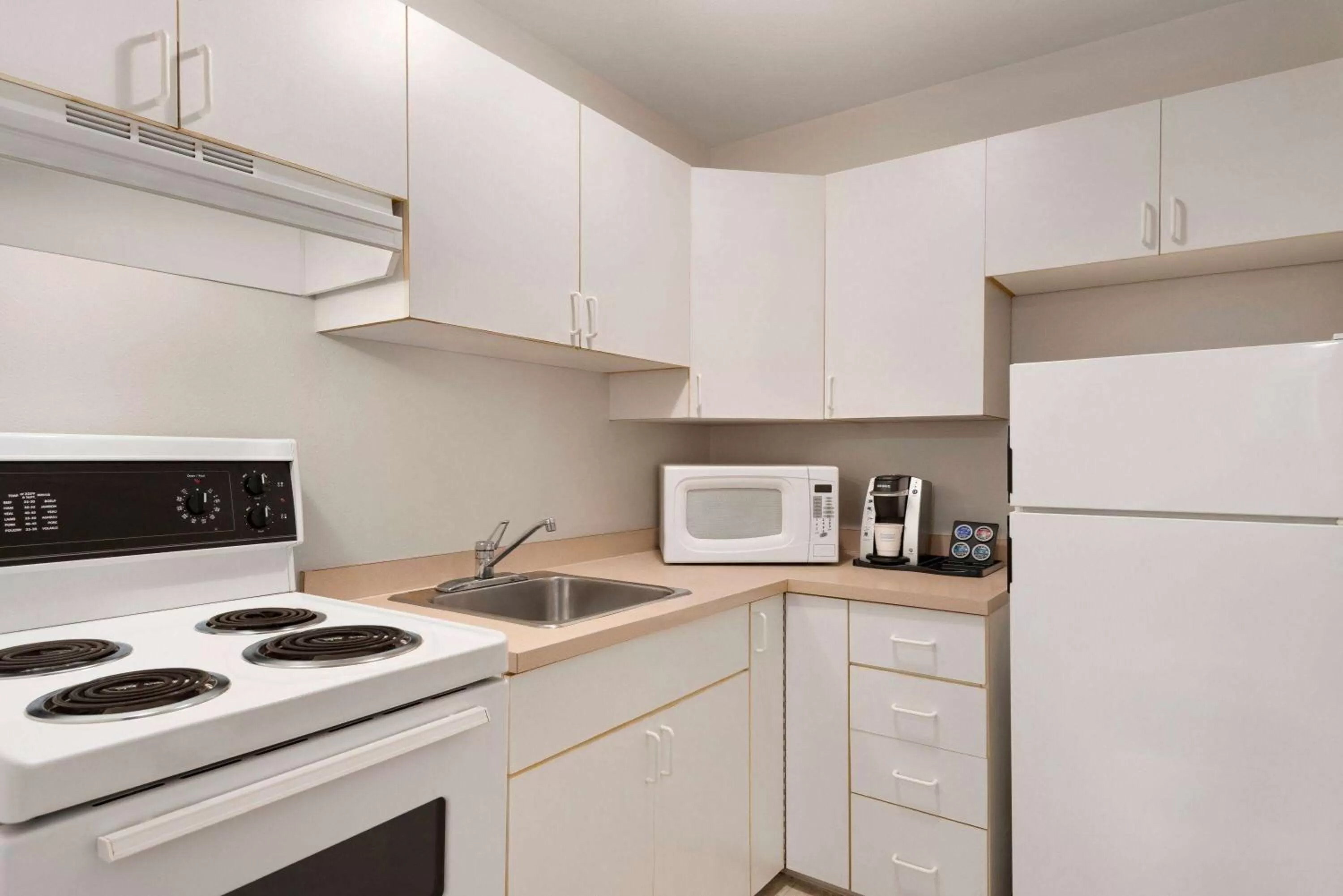 Photo of the whole room in Travelodge by Wyndham McBride