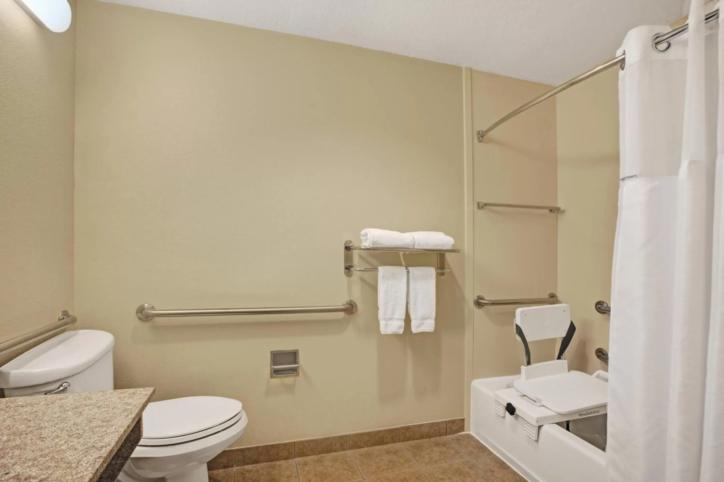 Queen Room with Two Queen Beds and Bath Tub - Mobility/Hearing Accessible in Wingate by Wyndham Houston Bush Intercontinental Airport Queen Room with Two Queen Beds and Bath Tub - Mobility/Hearing Accessible in Wingate by Wyndham Houston Bush Intercontinental Airport