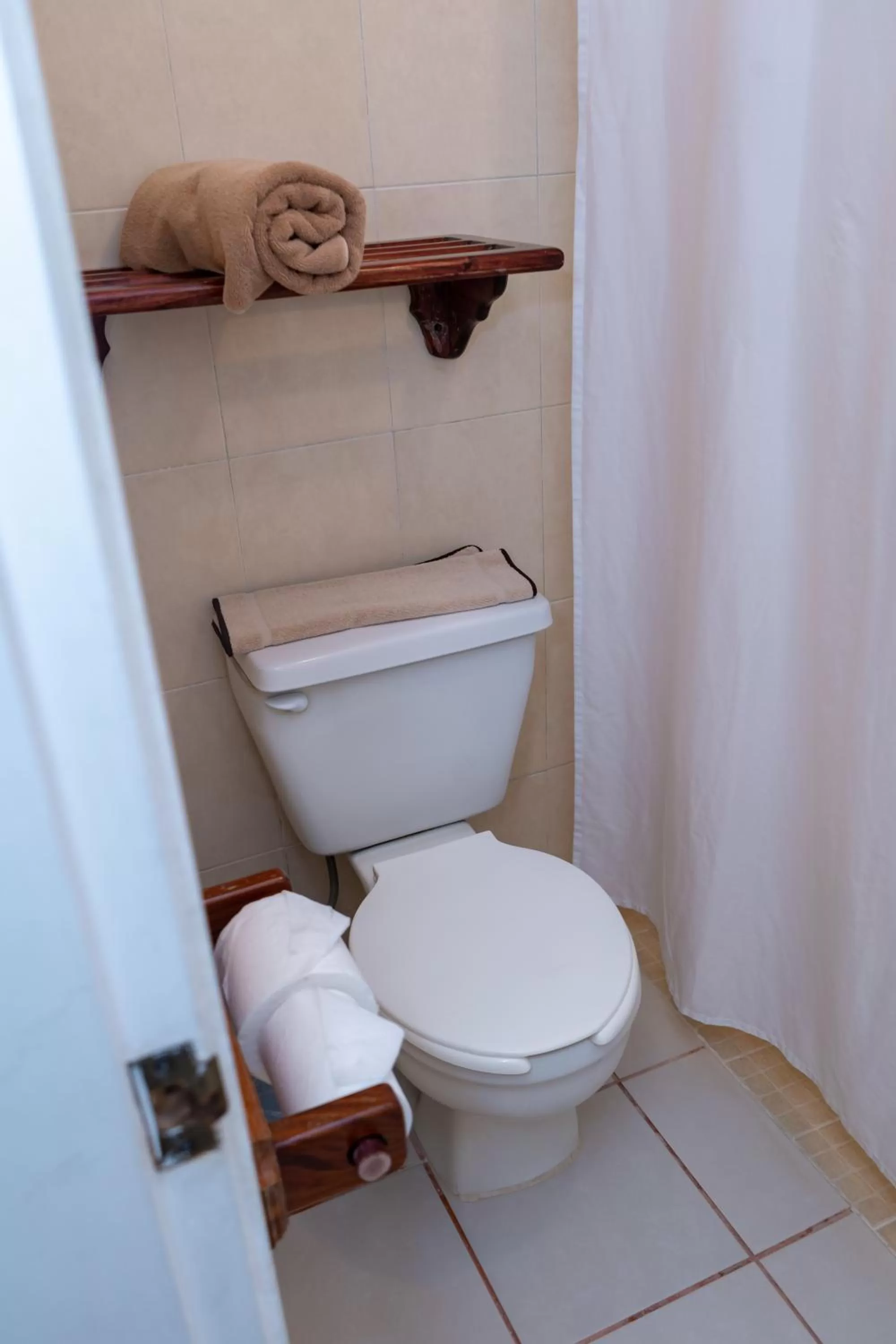 Toilet in Hotel - Museo Xibalba