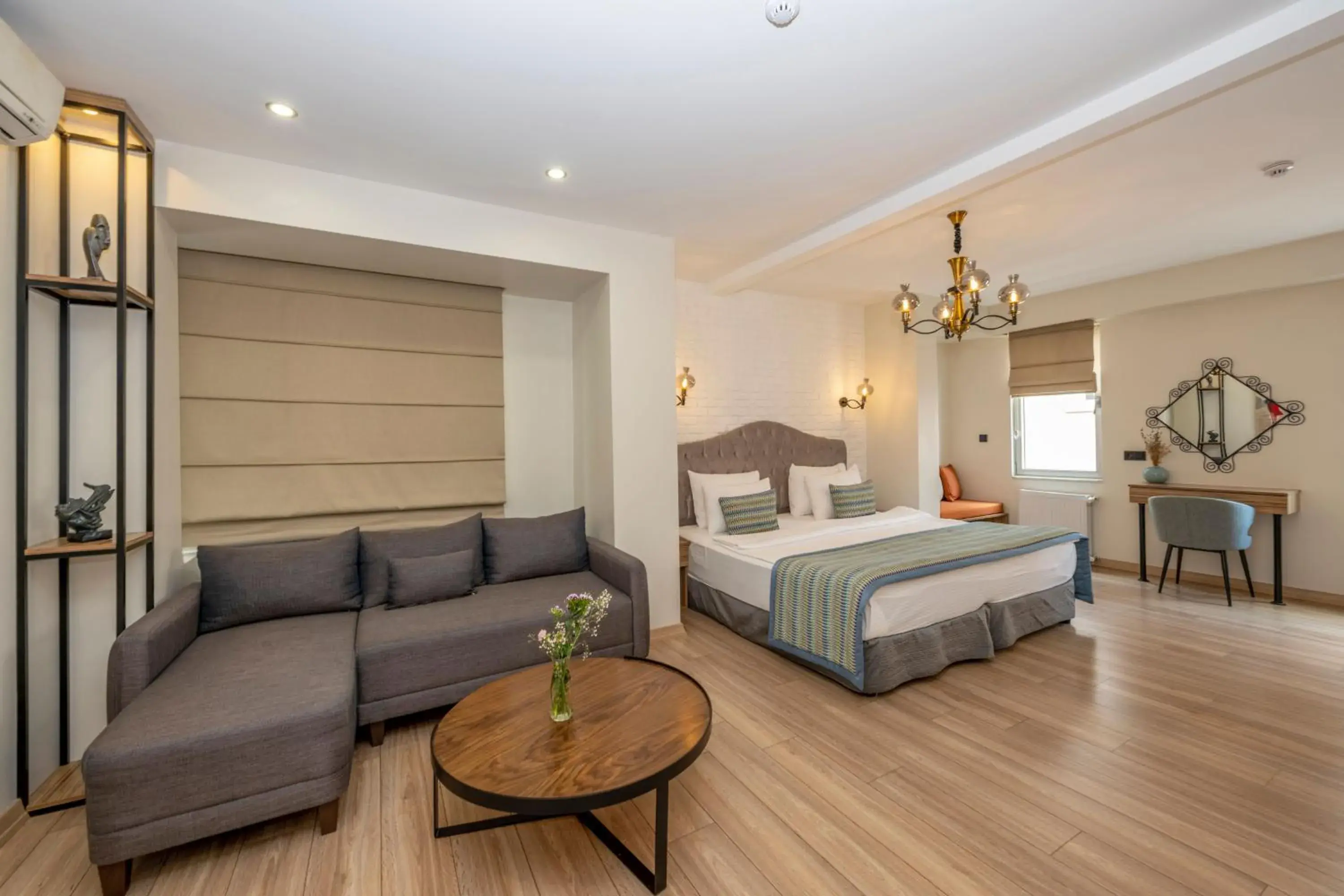 Deluxe King Room in The Marions Suite istanbul Special Category Taksim Deluxe King Room in The Marions Suite istanbul Special Category Taksim