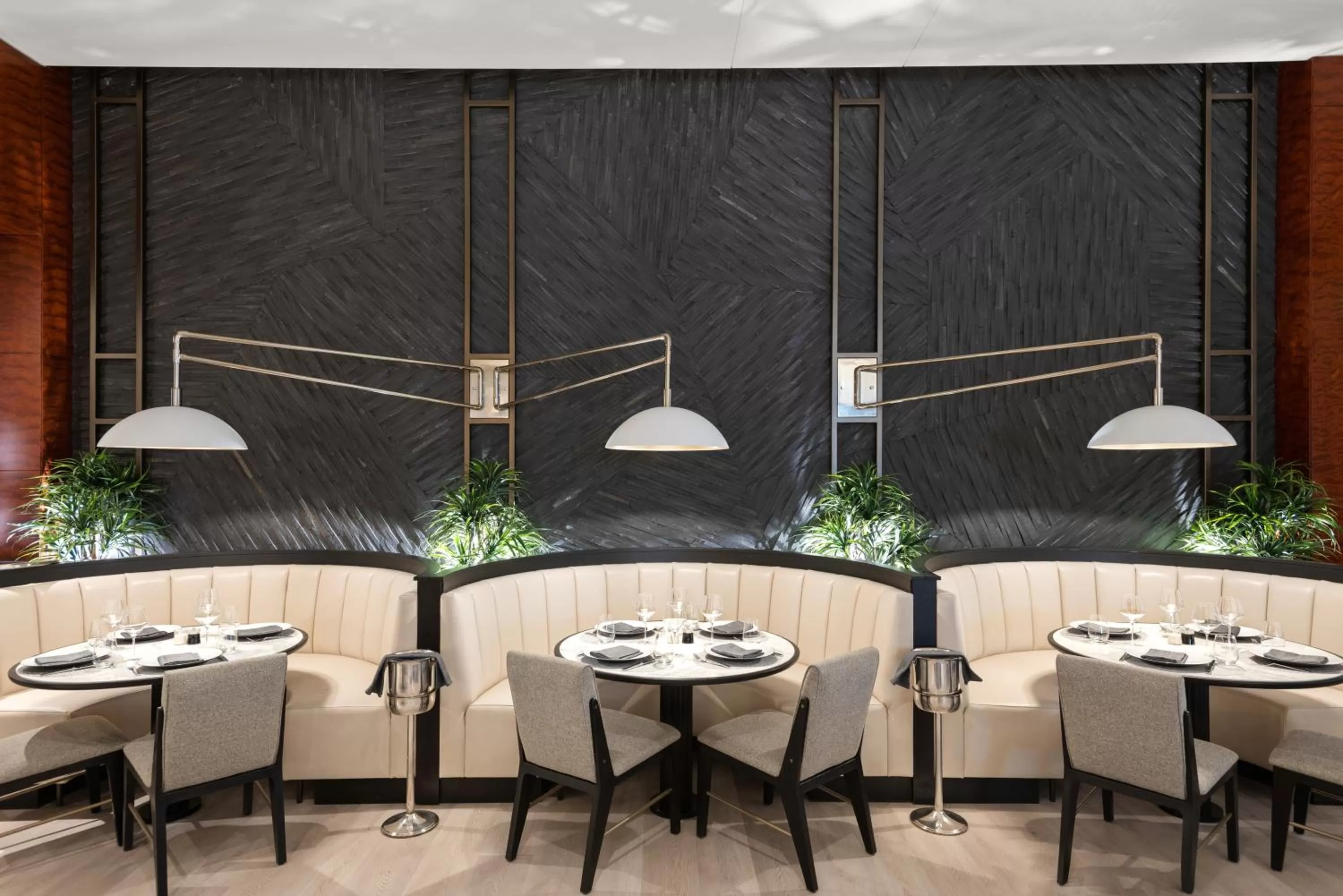 Restaurant/places to eat in Four Seasons Hotel Denver