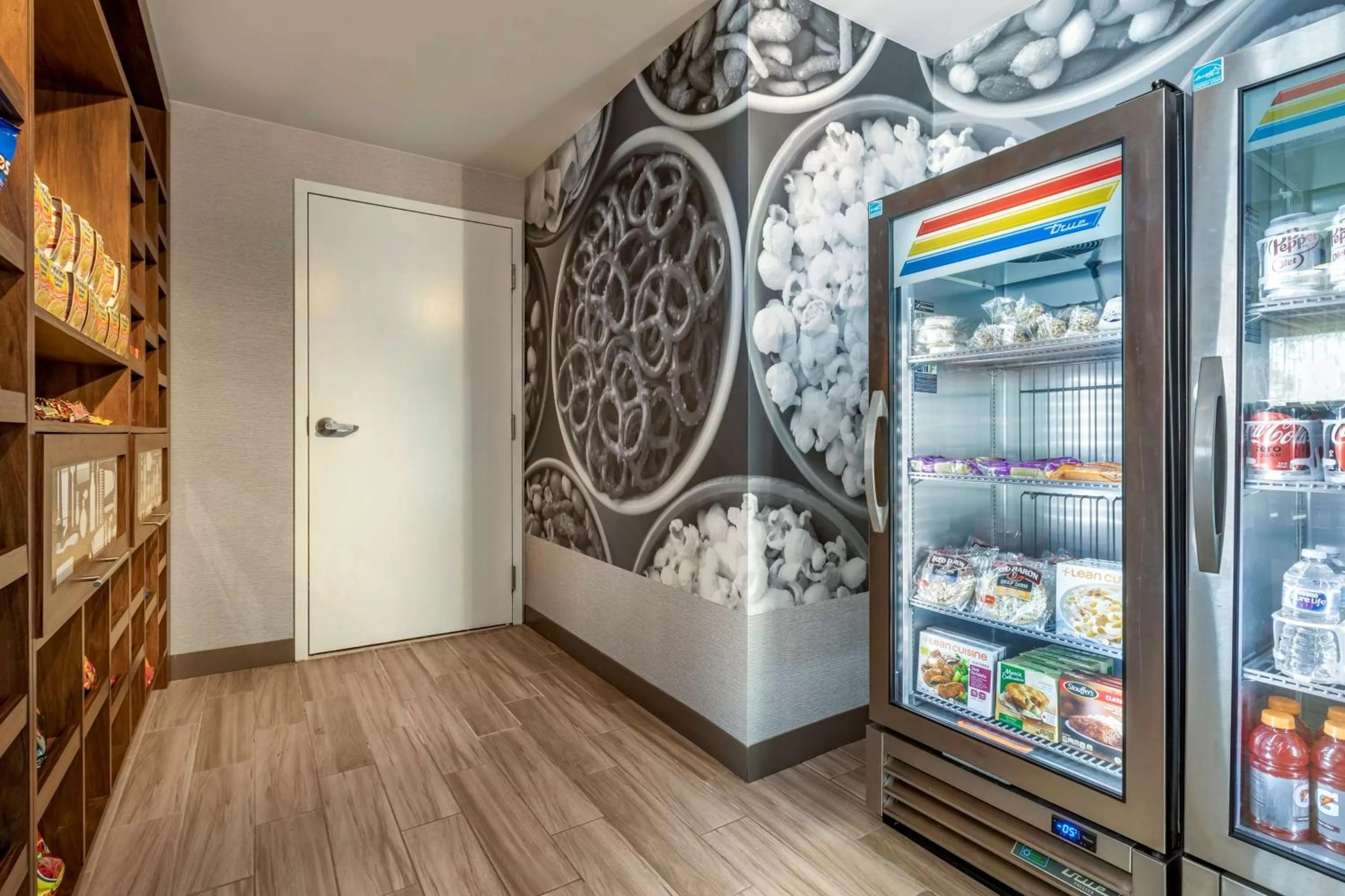 Restaurant/places to eat in Hampton Inn Carlsbad North San Diego County