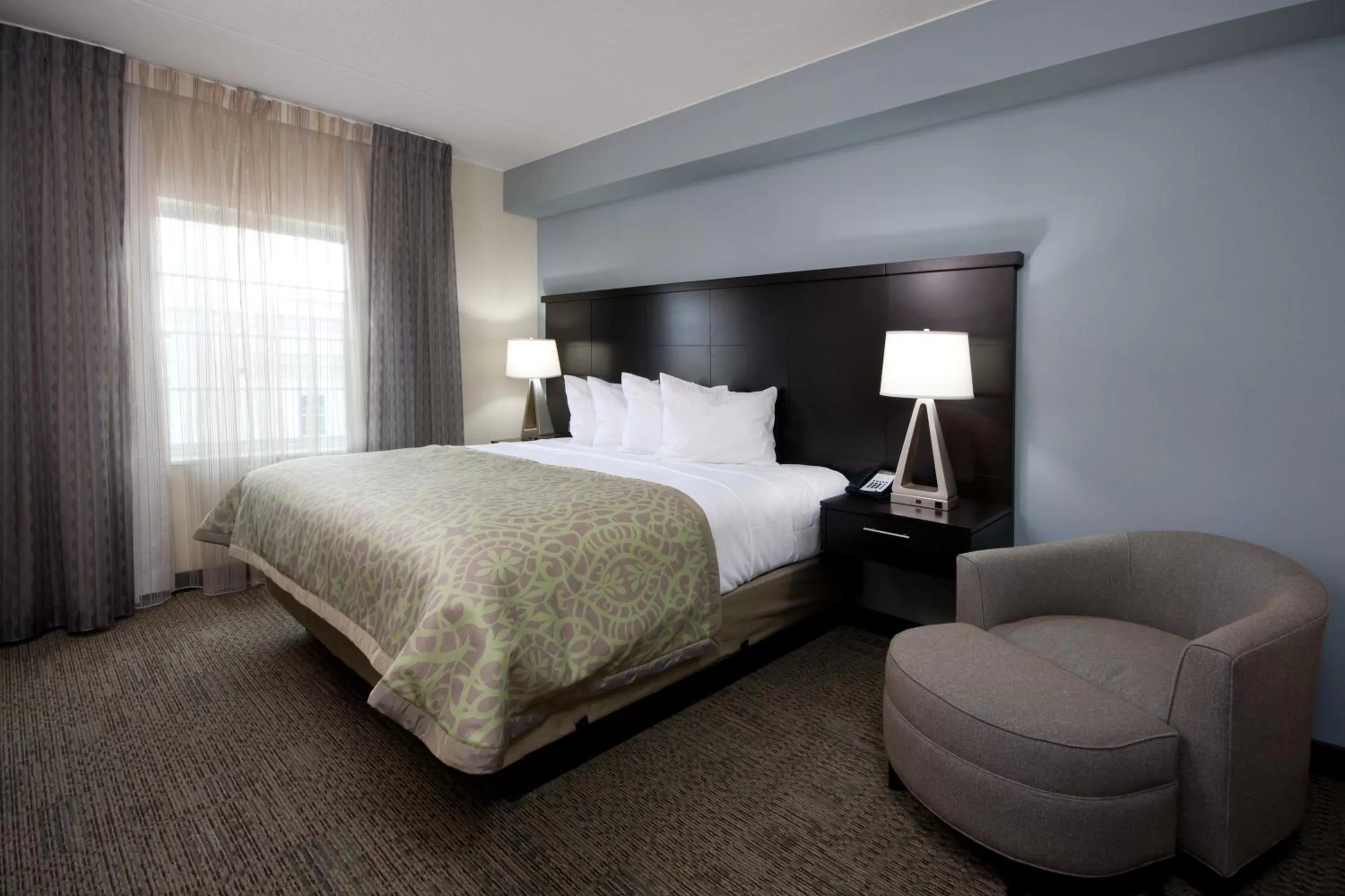 Bed in Staybridge Suites Buffalo-Amherst by IHG